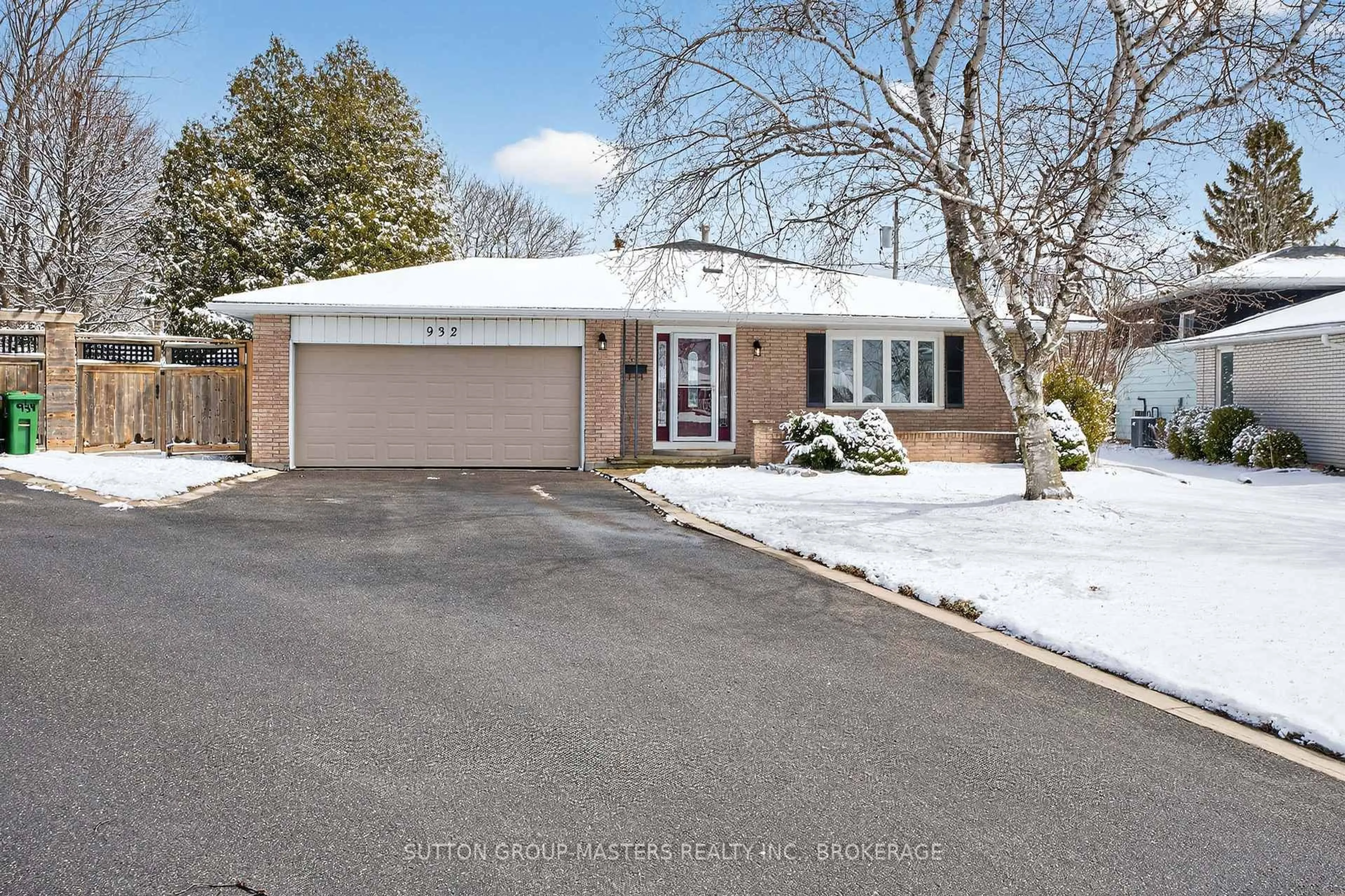 Home with brick exterior material, street for 932 Brodie Ave, Kingston Ontario K7M 4P9