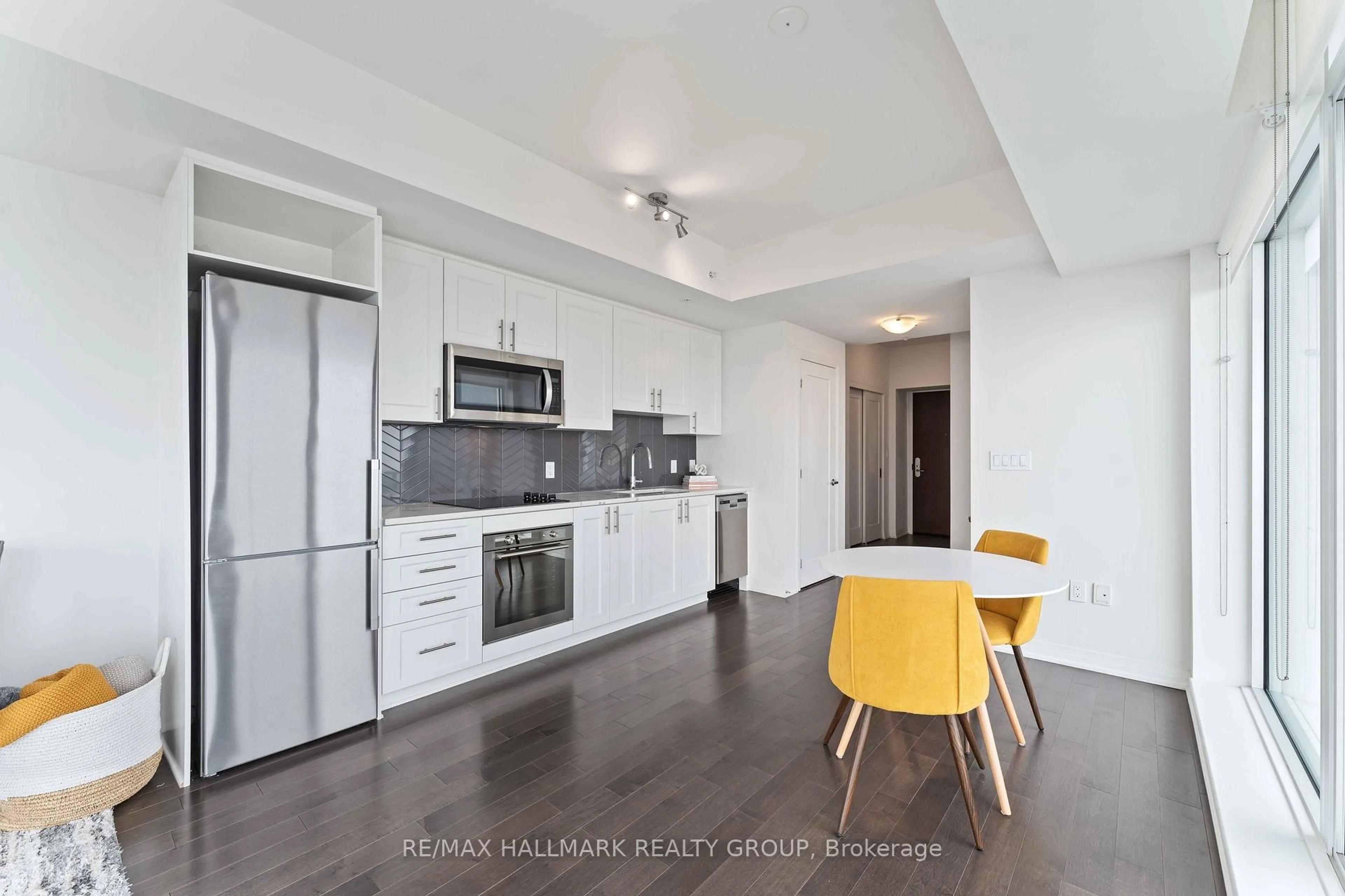 Open concept kitchen, unknown for 805 Carling Ave #3108, Ottawa Ontario K1S 5W9