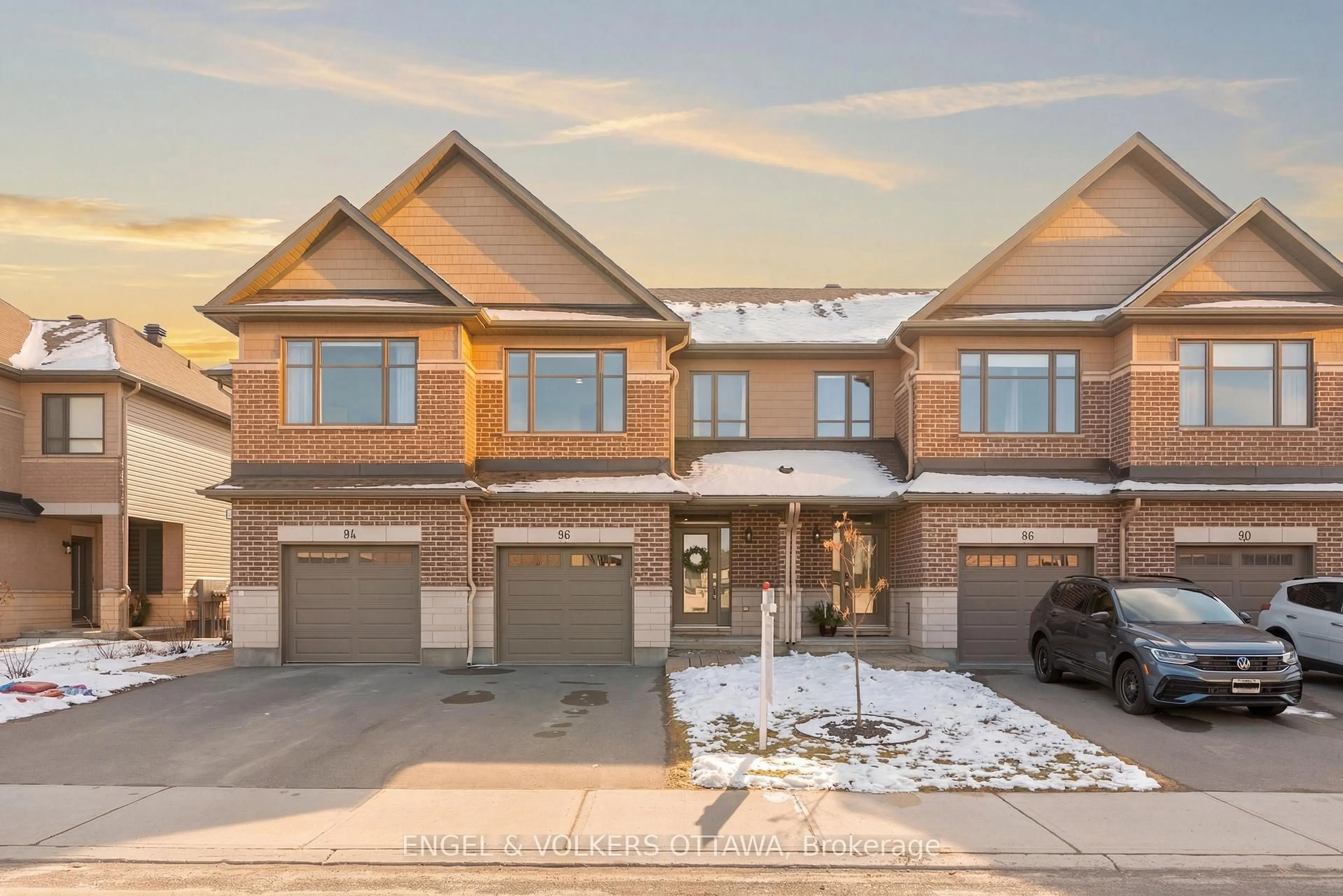 Home with brick exterior material, street for 86 Porter St, Stittsville Ontario K2S 2L8