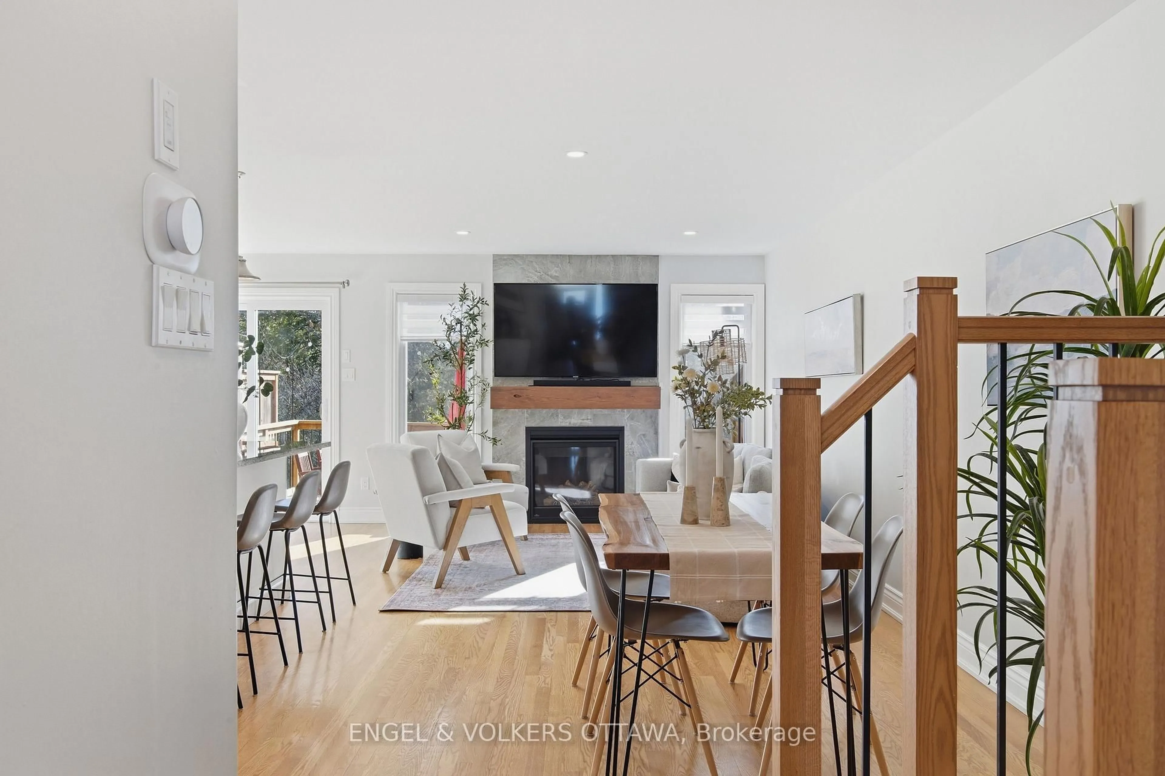 Unknown for 86 Porter St, Stittsville Ontario K2S 2L8