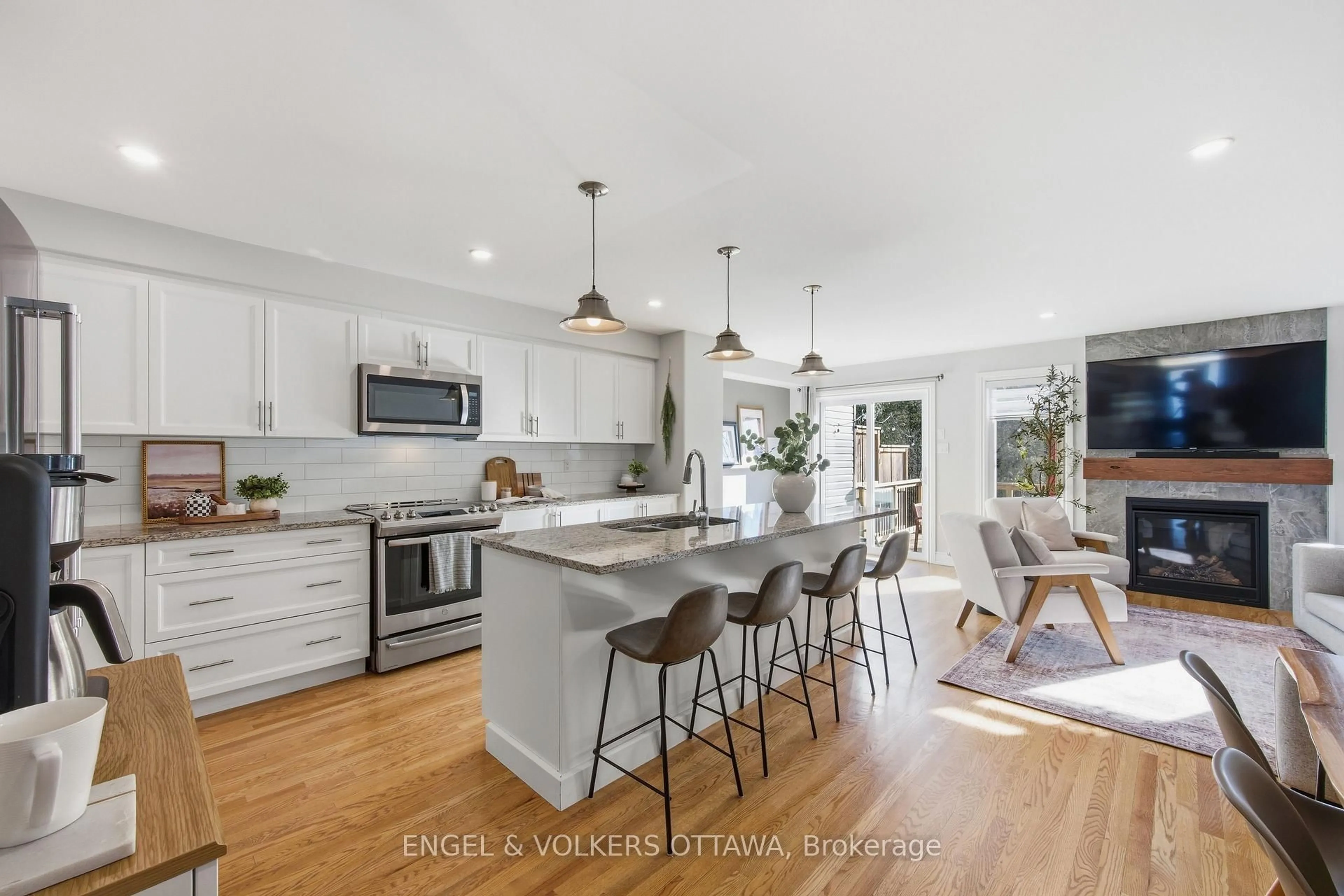 Open concept kitchen, unknown for 86 Porter St, Stittsville Ontario K2S 2L8