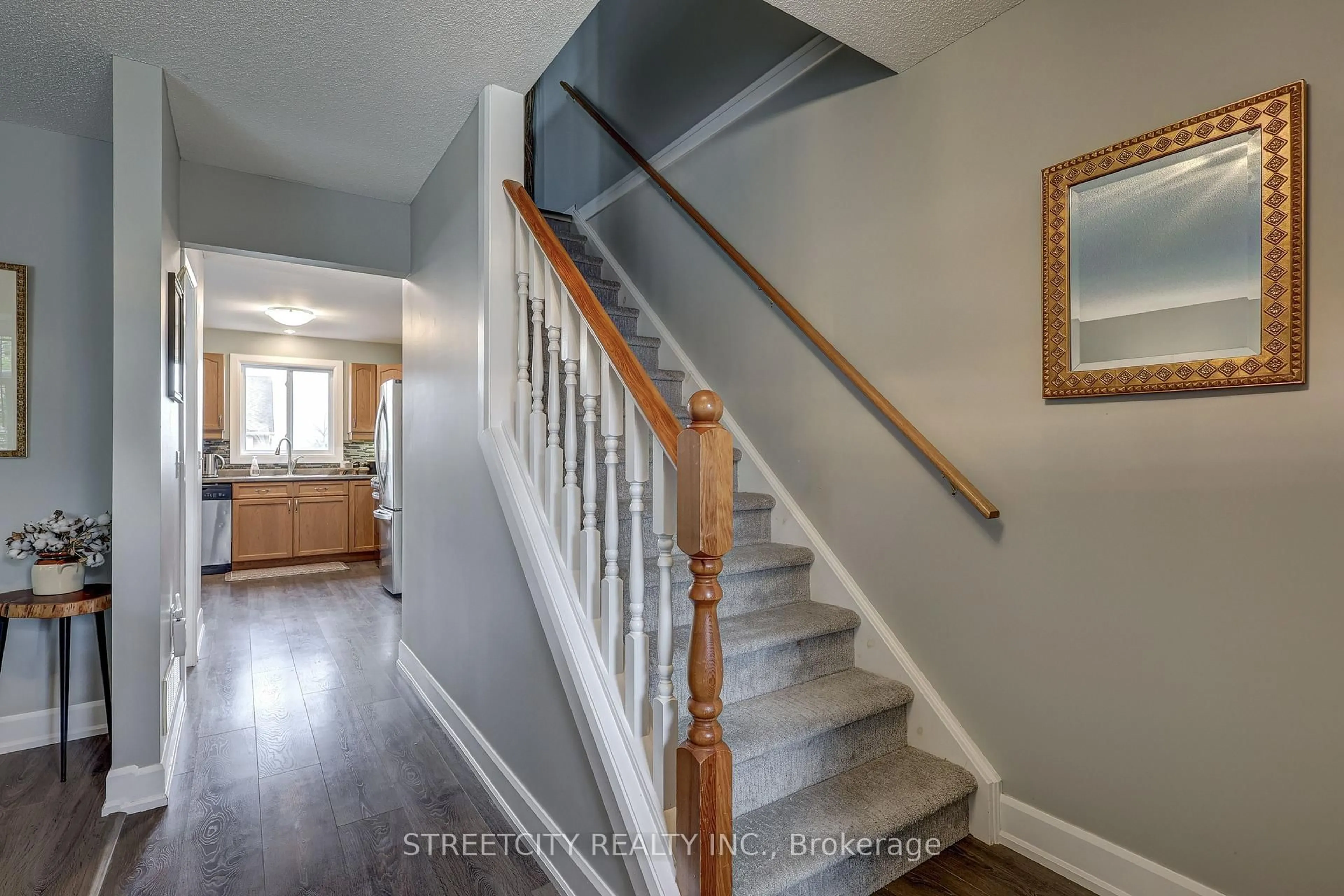 Stairs for 1320 Savannah Dr #47, London North Ontario N5X 0B7