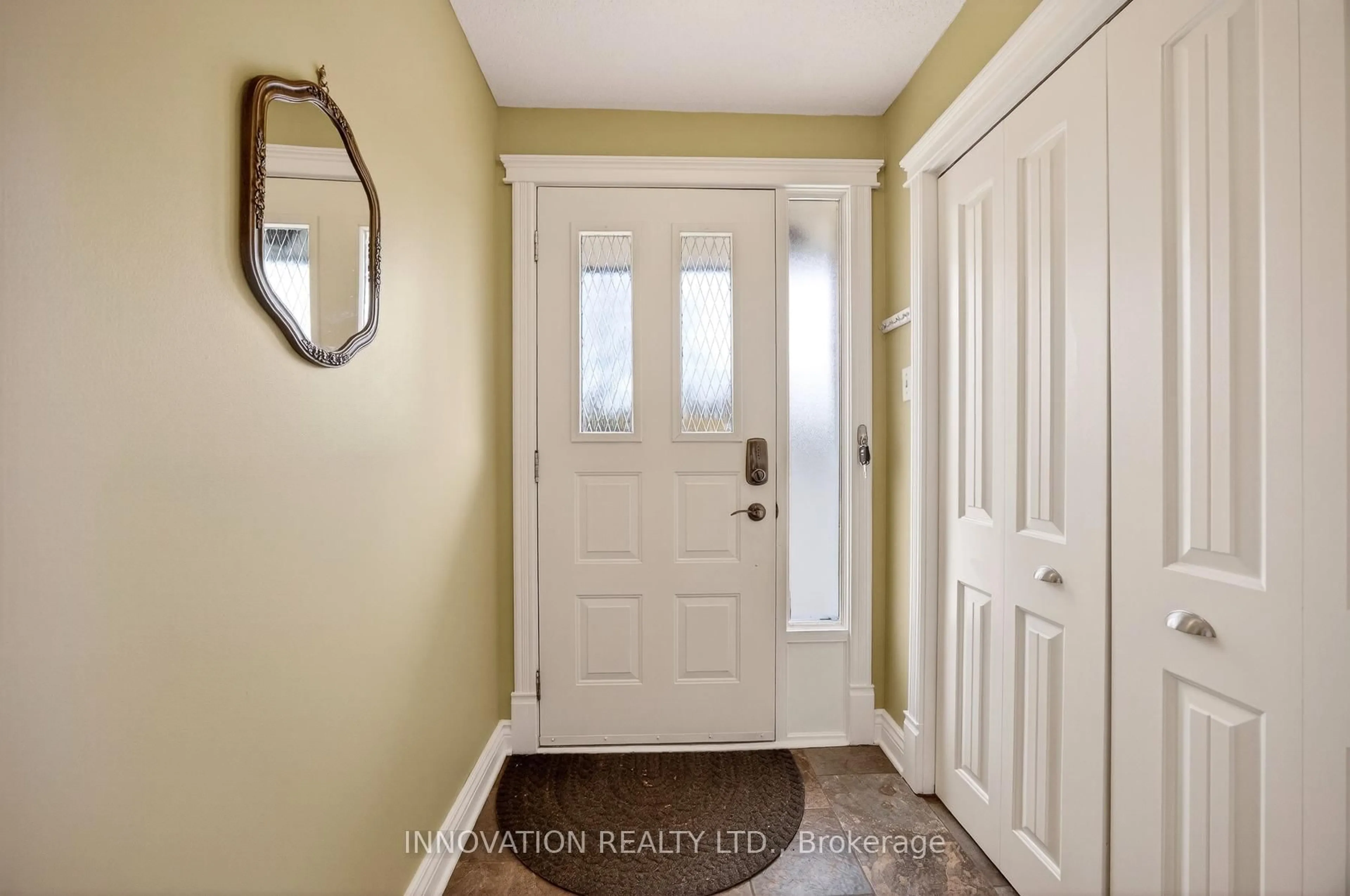 Indoor entryway for 24 Harlowe Cres, Ottawa Ontario K2H 5P1