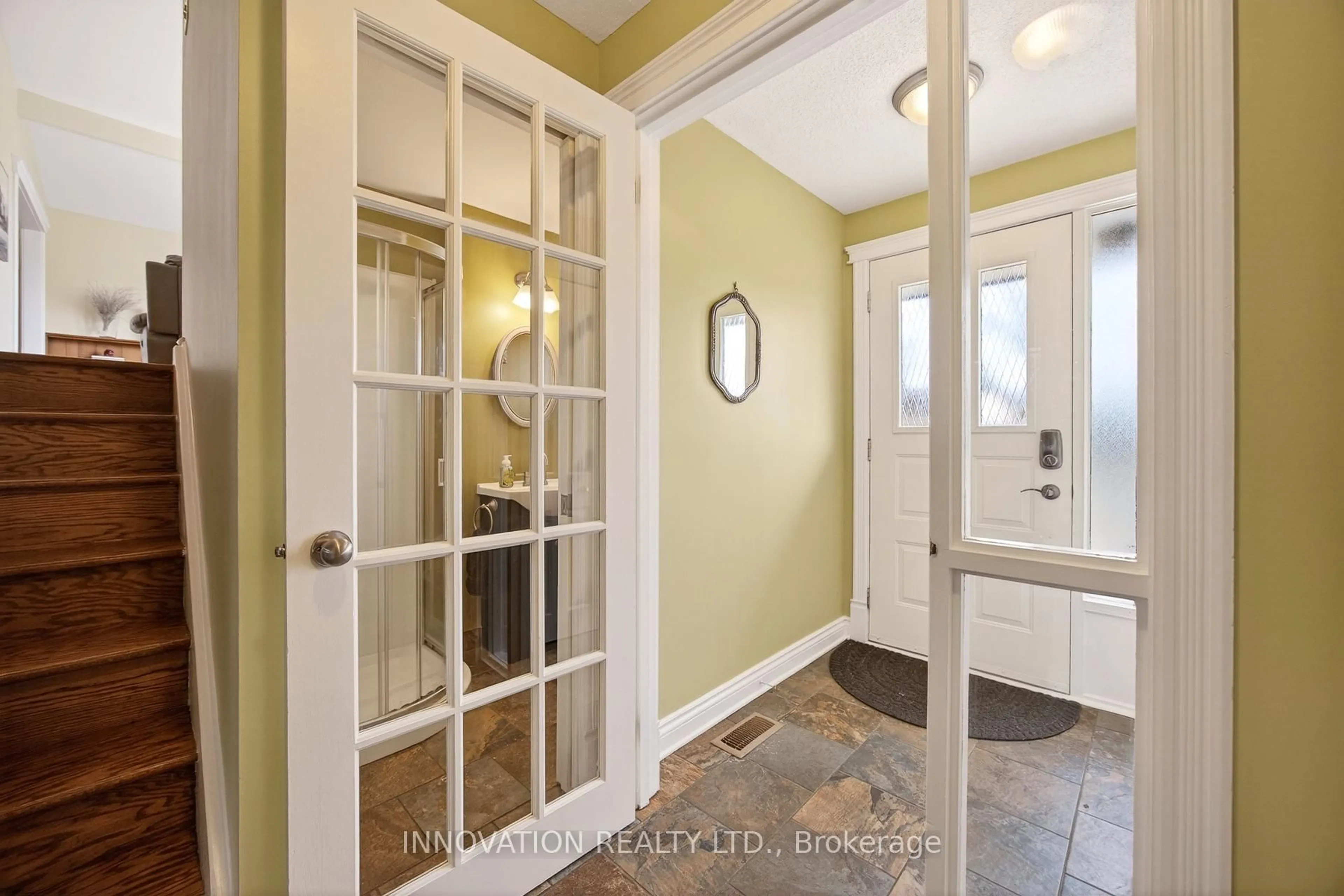 Indoor entryway for 24 Harlowe Cres, Ottawa Ontario K2H 5P1