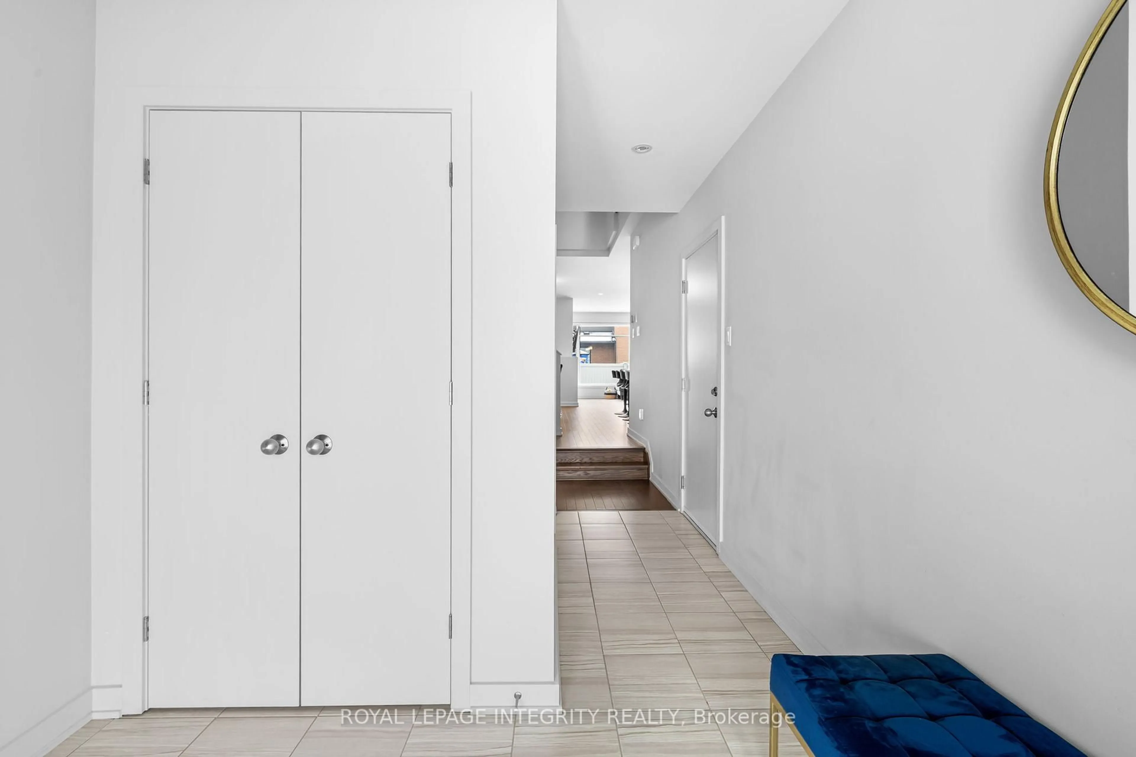 Indoor entryway for 641 Odyssey Way, Ottawa Ontario K1T 0T5