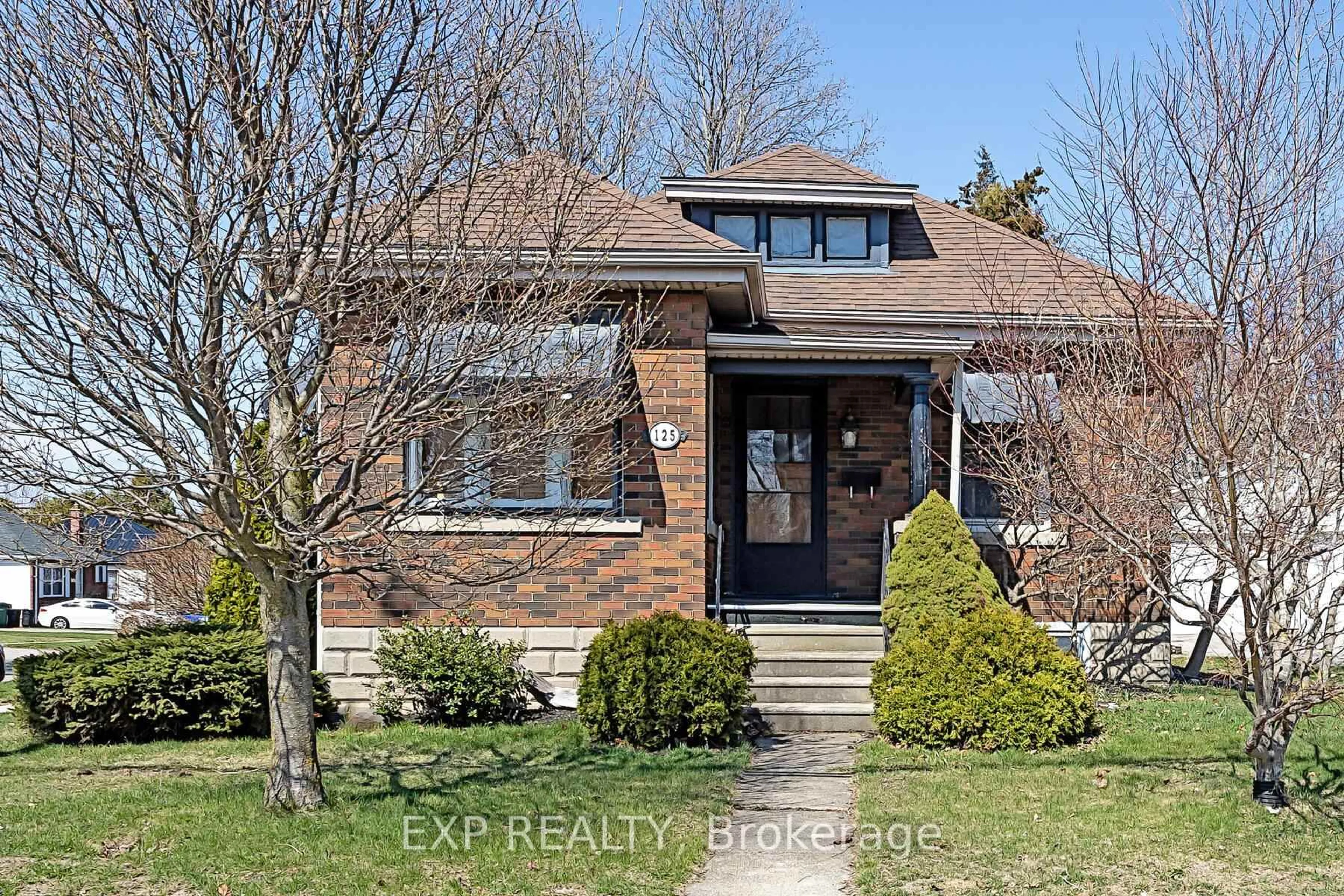 Home with brick exterior material, street for 125 Redan St, St. Thomas Ontario N5P 1V6