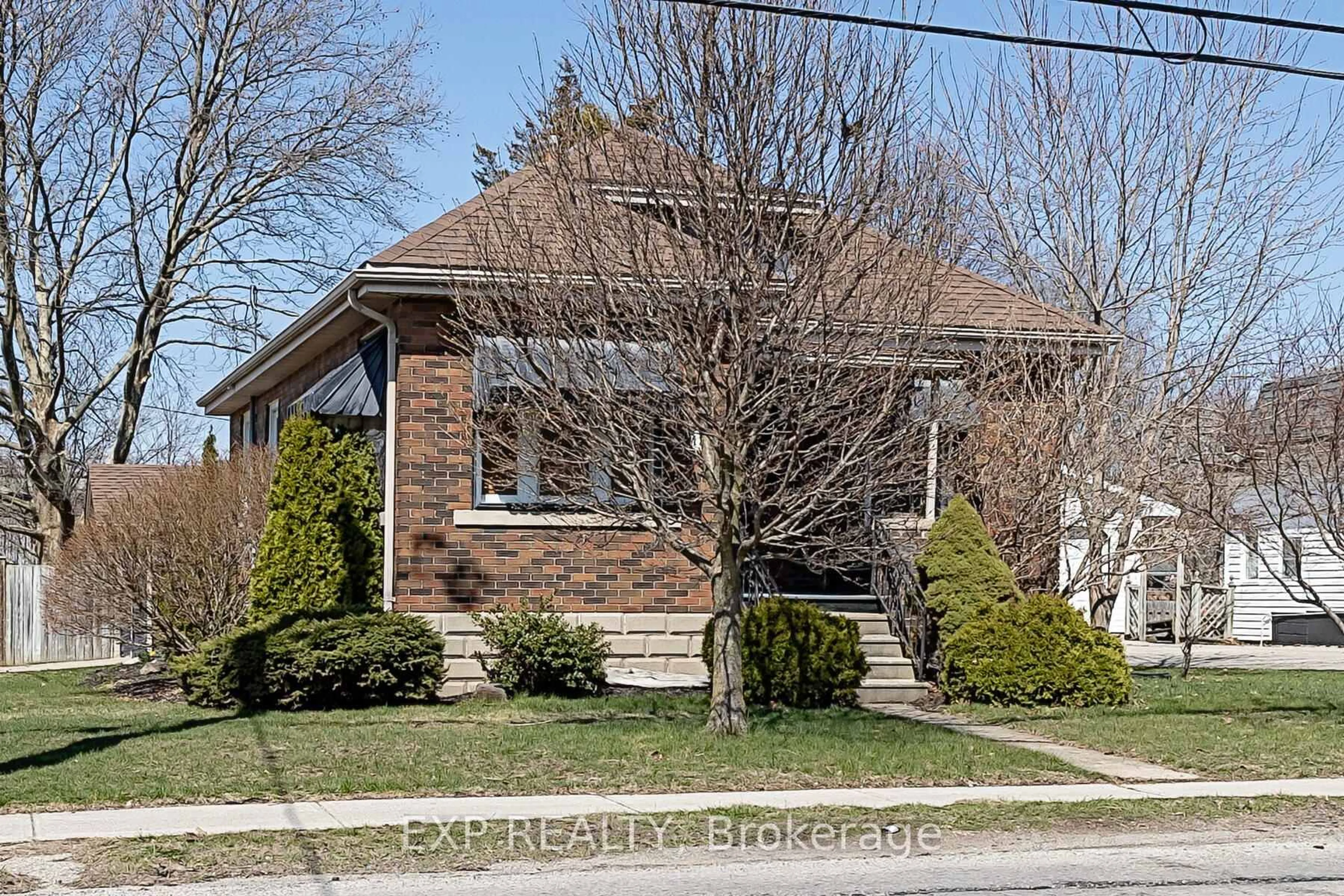 Home with brick exterior material, street for 125 Redan St, St. Thomas Ontario N5P 1V6