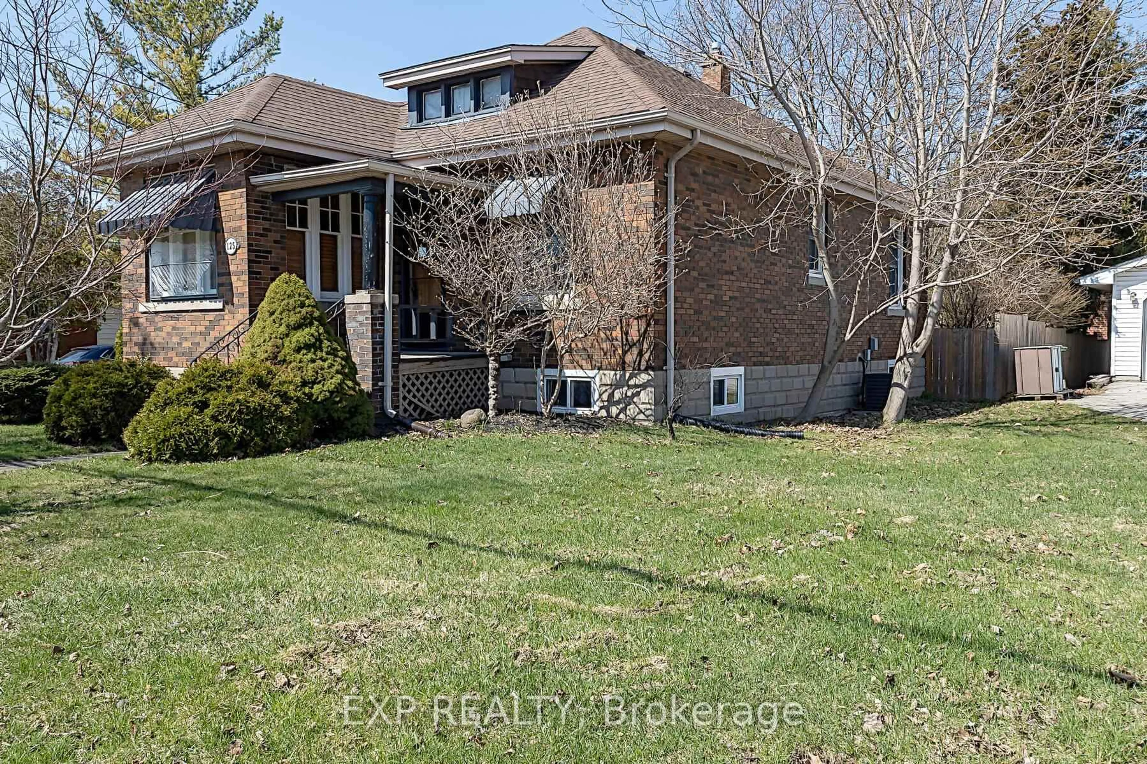 Home with brick exterior material, street for 125 Redan St, St. Thomas Ontario N5P 1V6