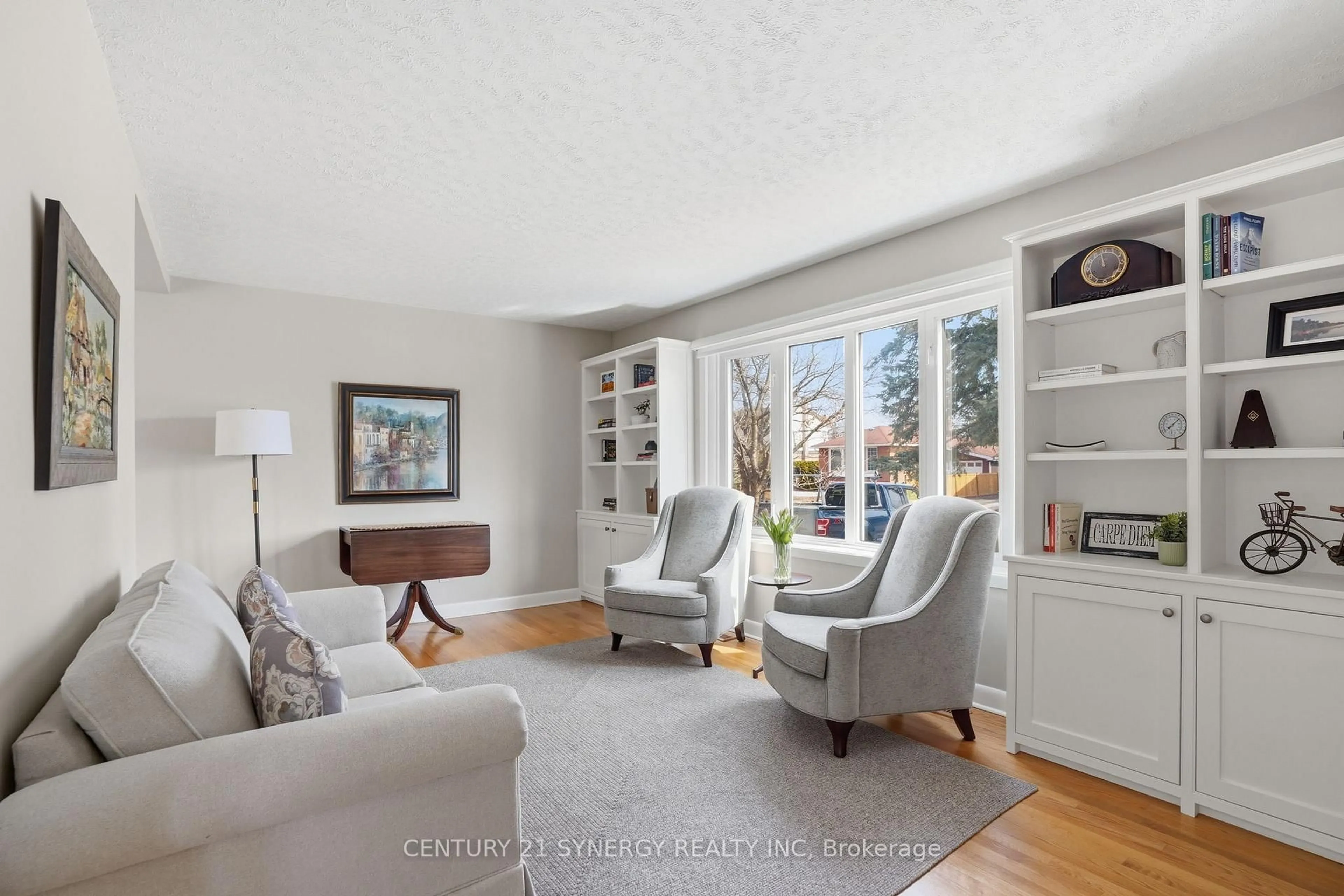 Living room with furniture, unknown for 1298 Woodside Dr, Ottawa Ontario K2C 2G9