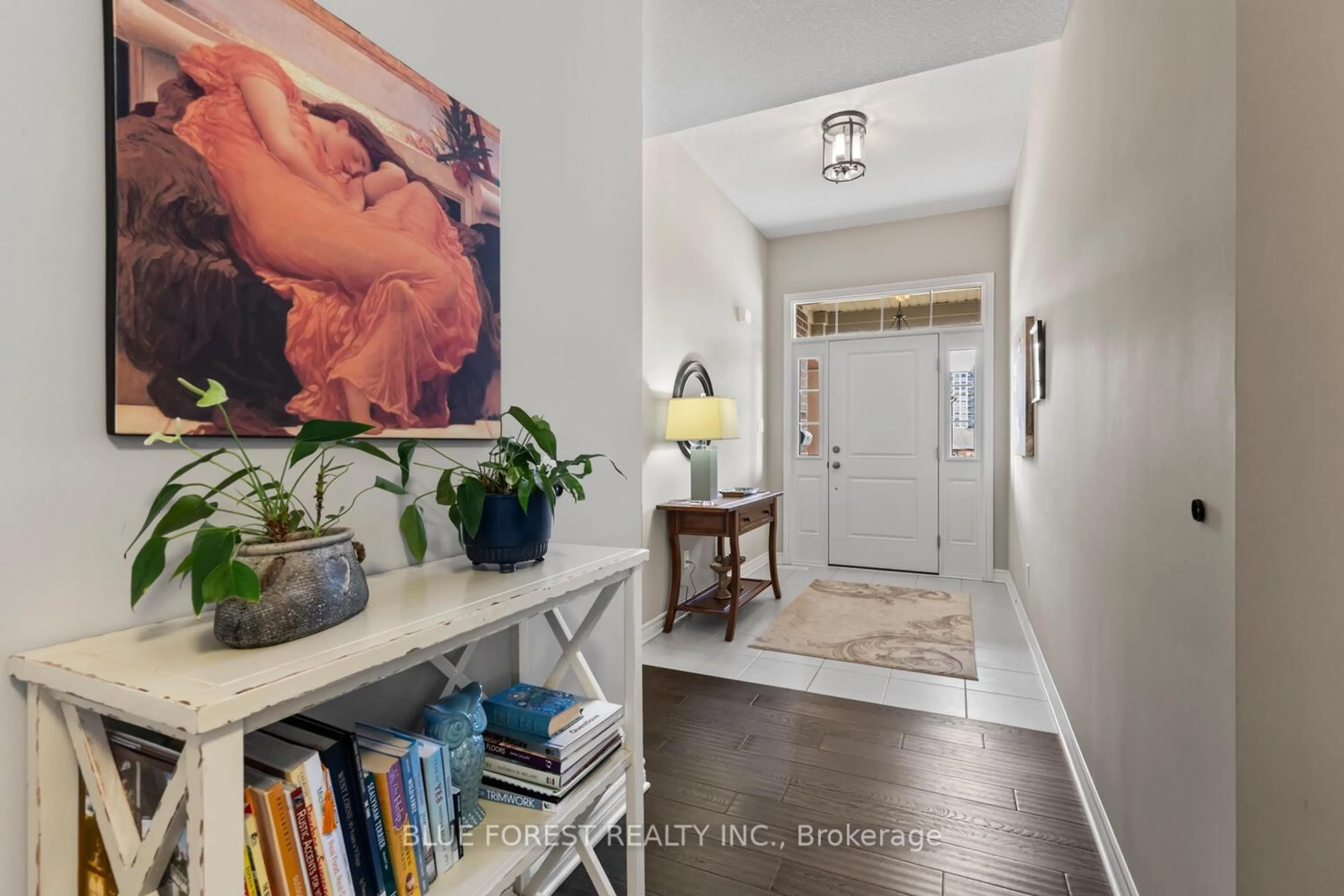 Indoor entryway for 3150 Morgan Ave, London South Ontario N6L 0B5