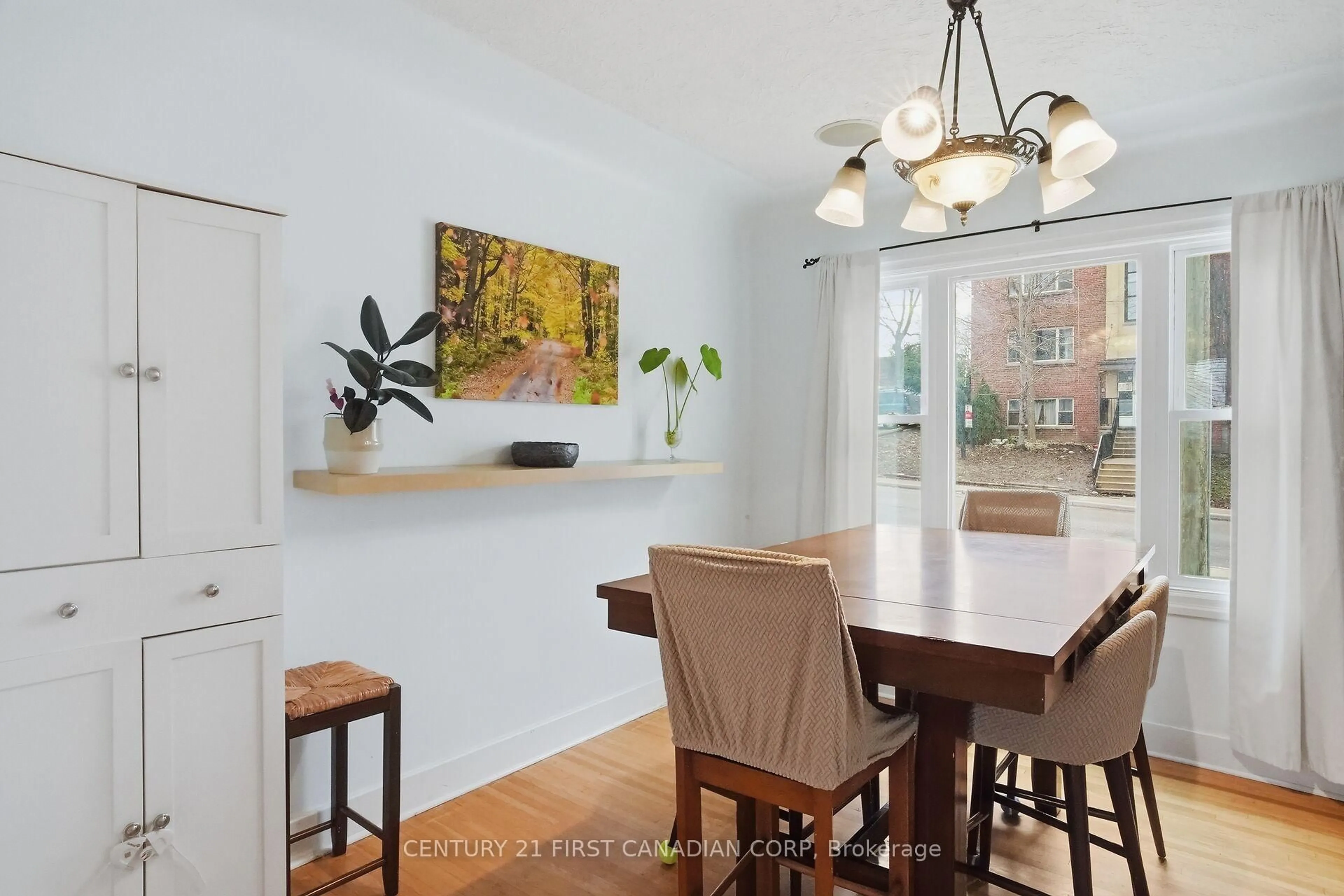 Open concept kitchen, unknown for 76 High St, London South Ontario N6C 4J9