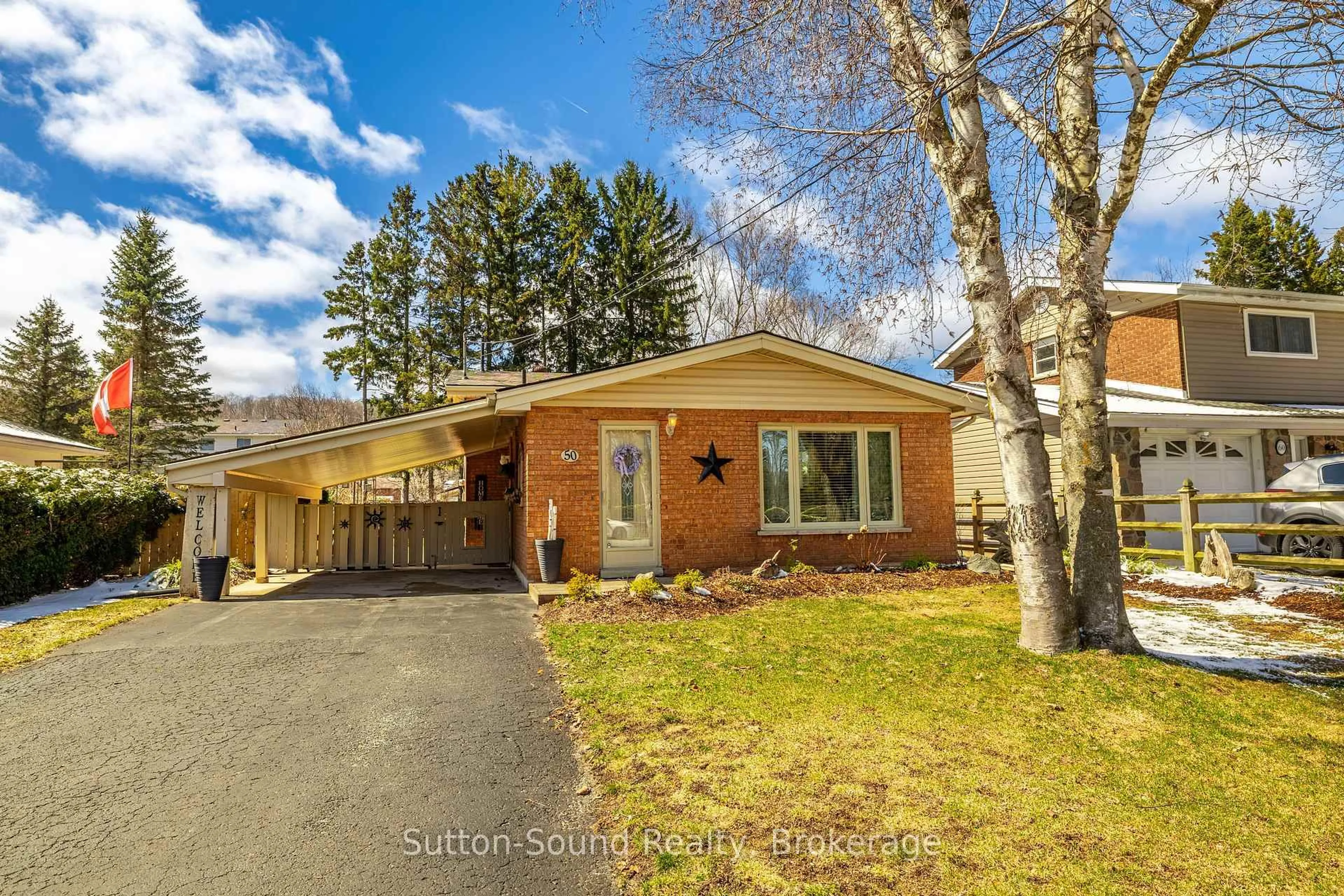 Home with brick exterior material, street for 50 4th Ave, Owen Sound Ontario N4K 4V2