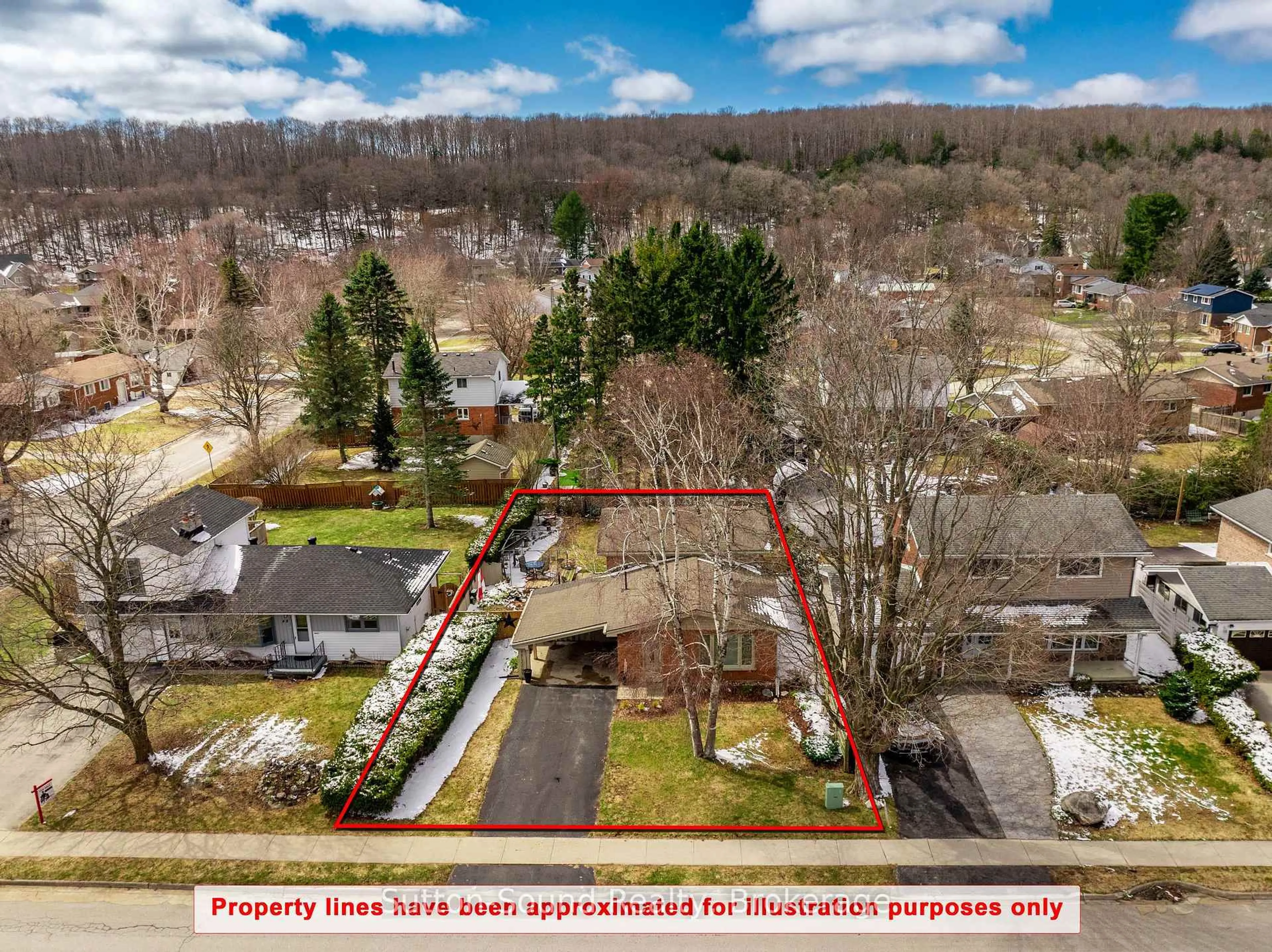 A pic from outside/outdoor area/front of a property/back of a property/a pic from drone, unknown for 50 4th Ave, Owen Sound Ontario N4K 4V2