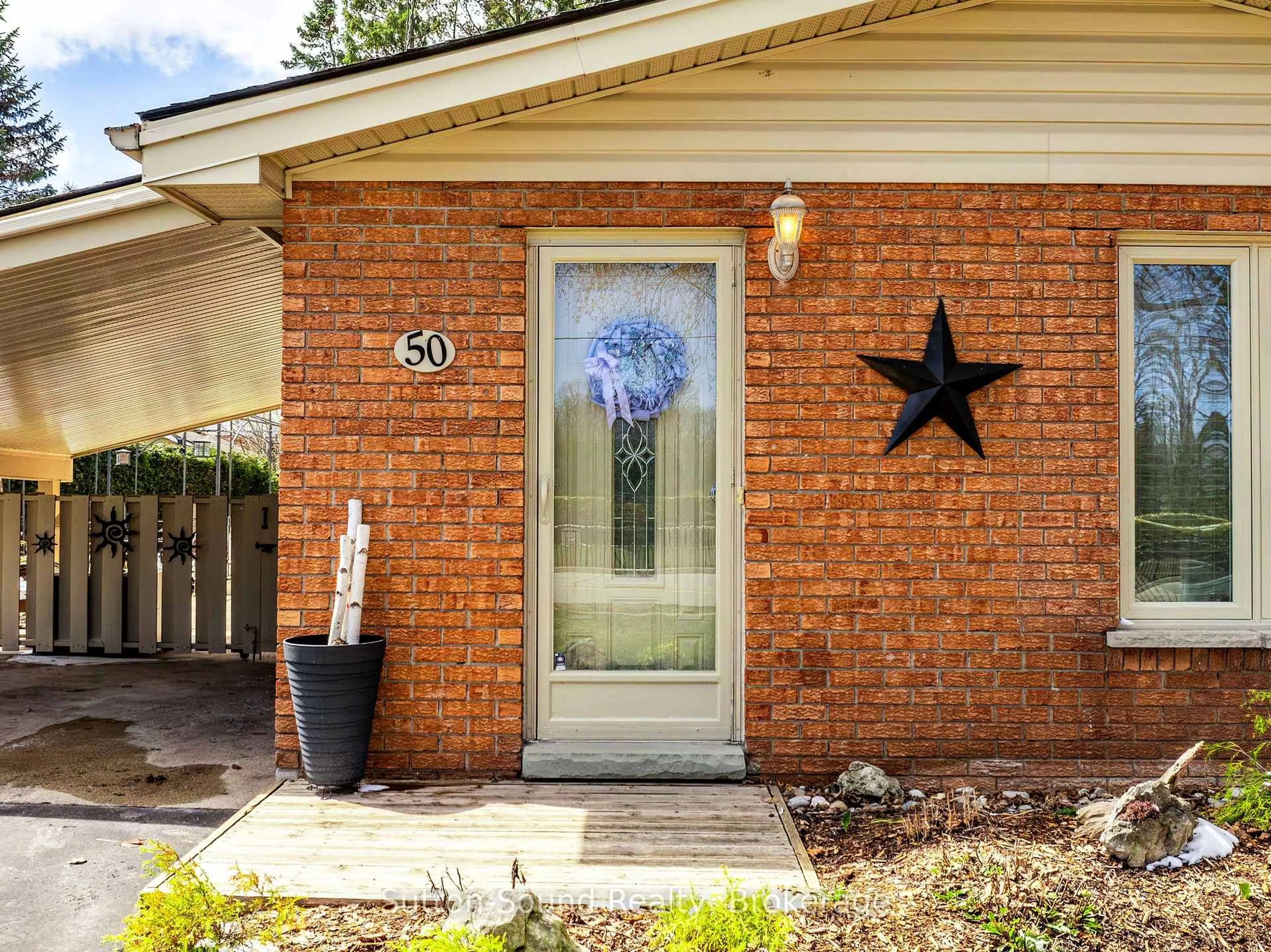 Home with brick exterior material, street for 50 4th Ave, Owen Sound Ontario N4K 4V2