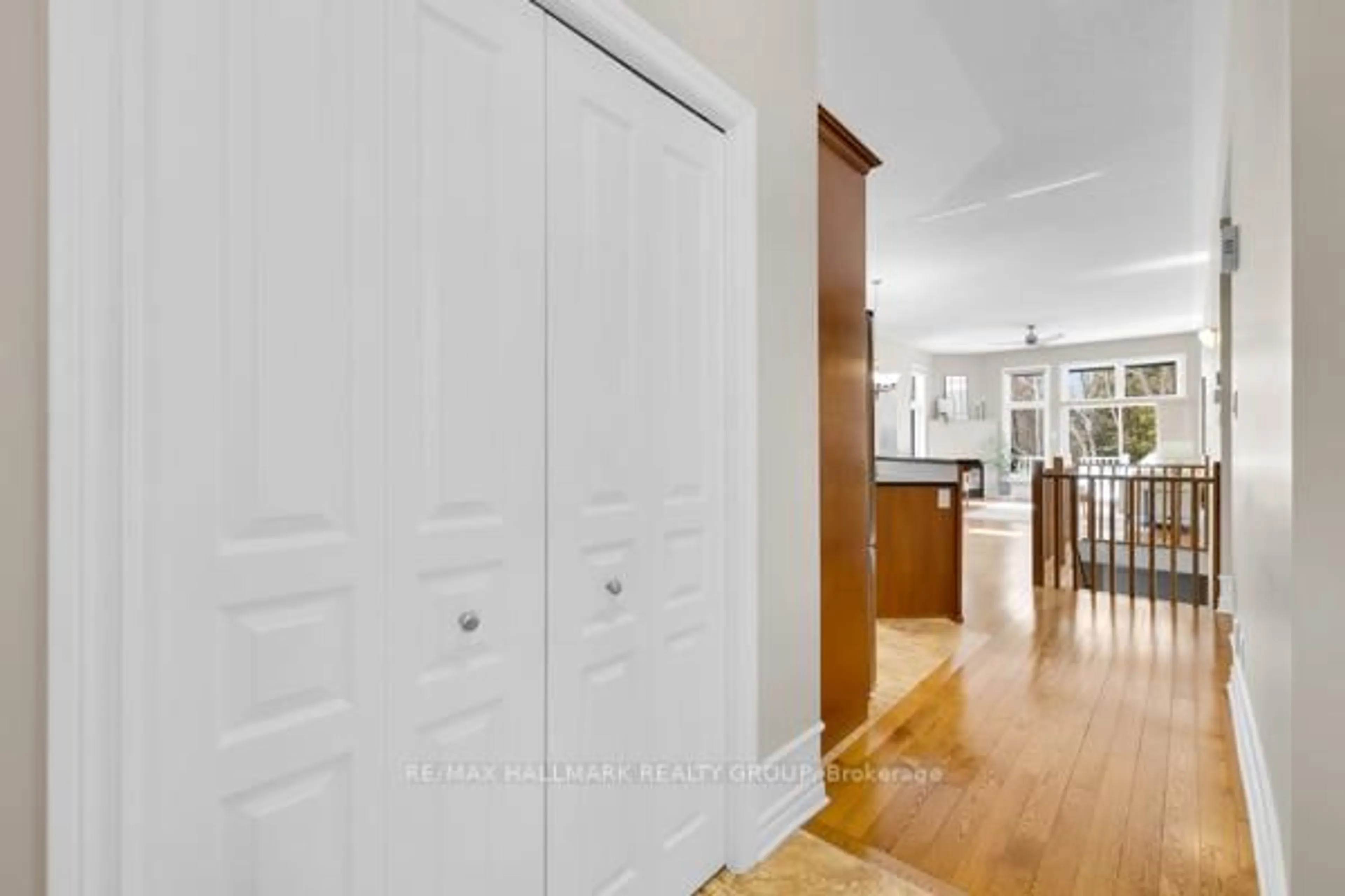 Indoor entryway for 155 Royal Landing Gate, North Grenville Ontario K0G 1J0