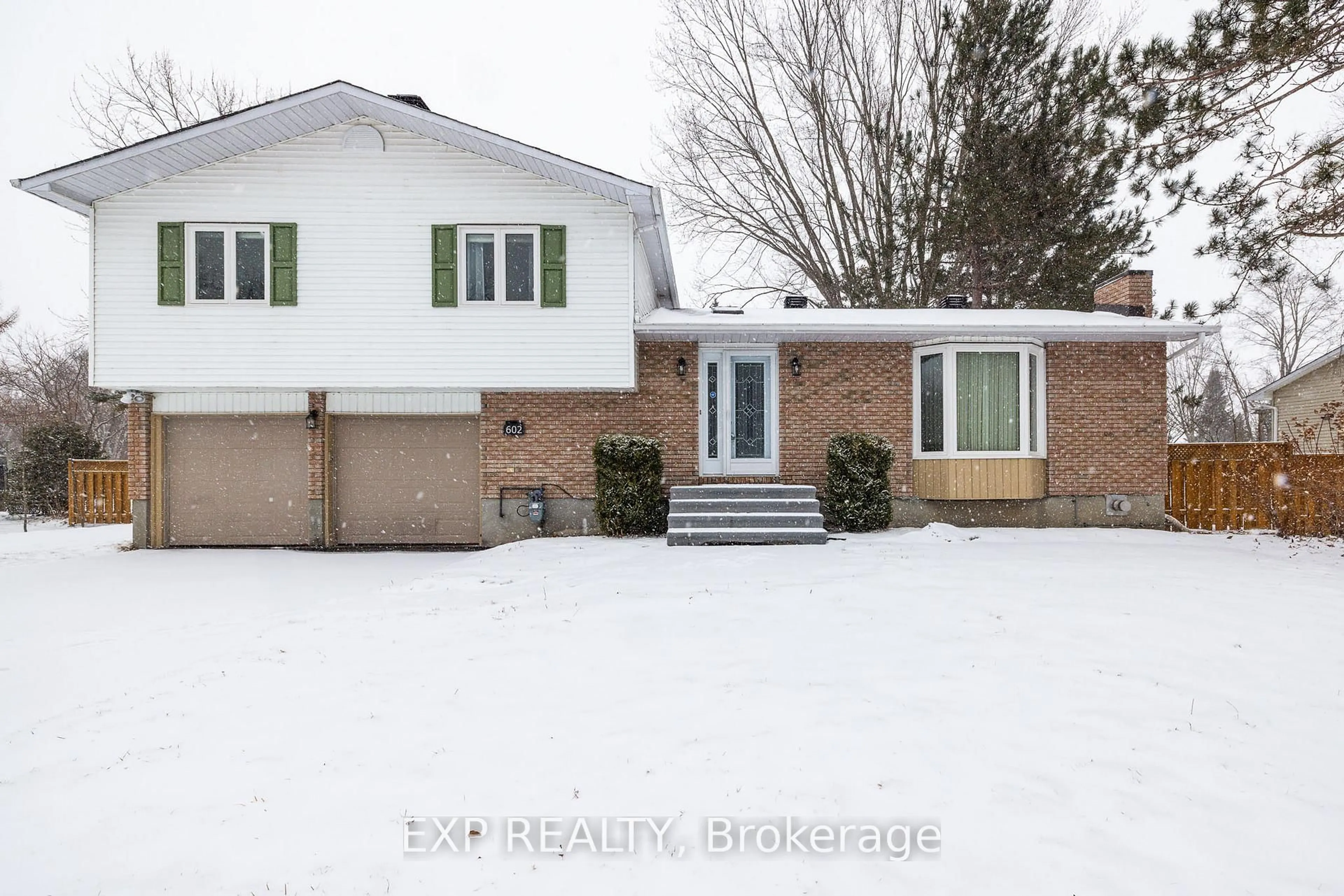 Unknown for 602 Church St, Russell Ontario K4R 1C4