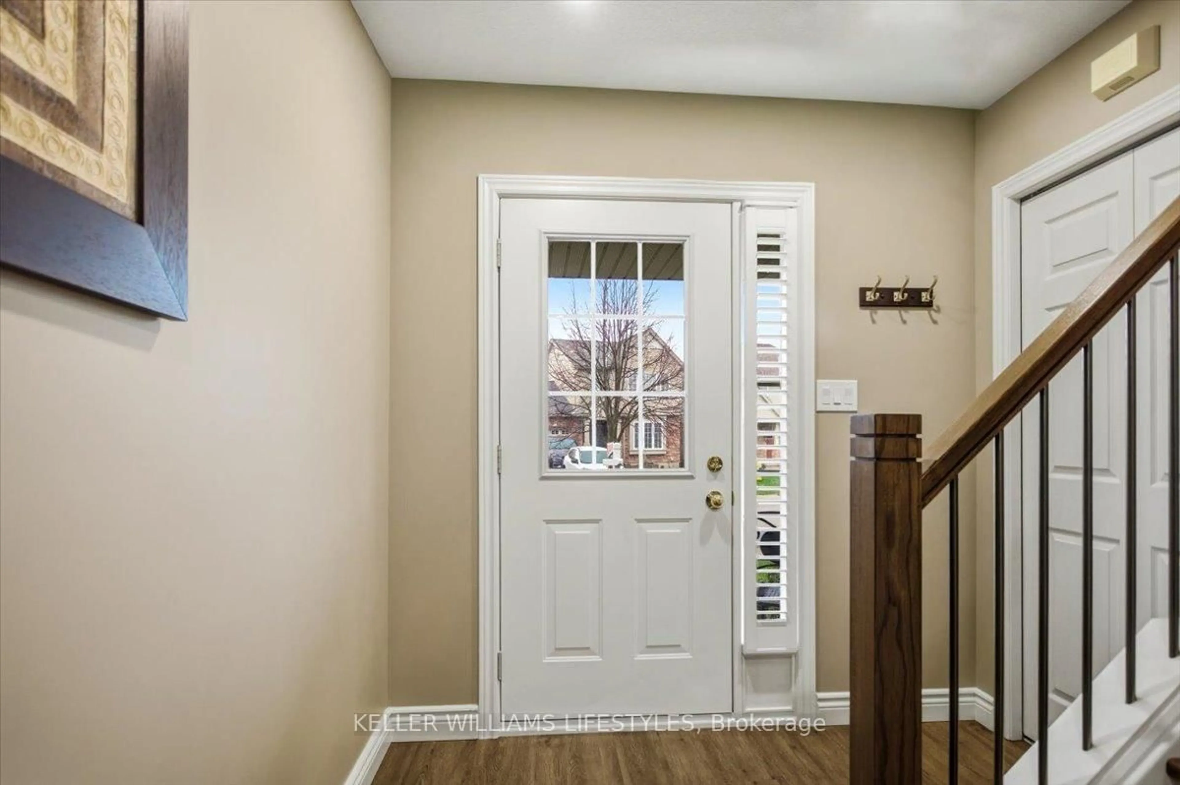 Indoor entryway for 779 North Leaksdale Circ, London South Ontario N6M 1L9