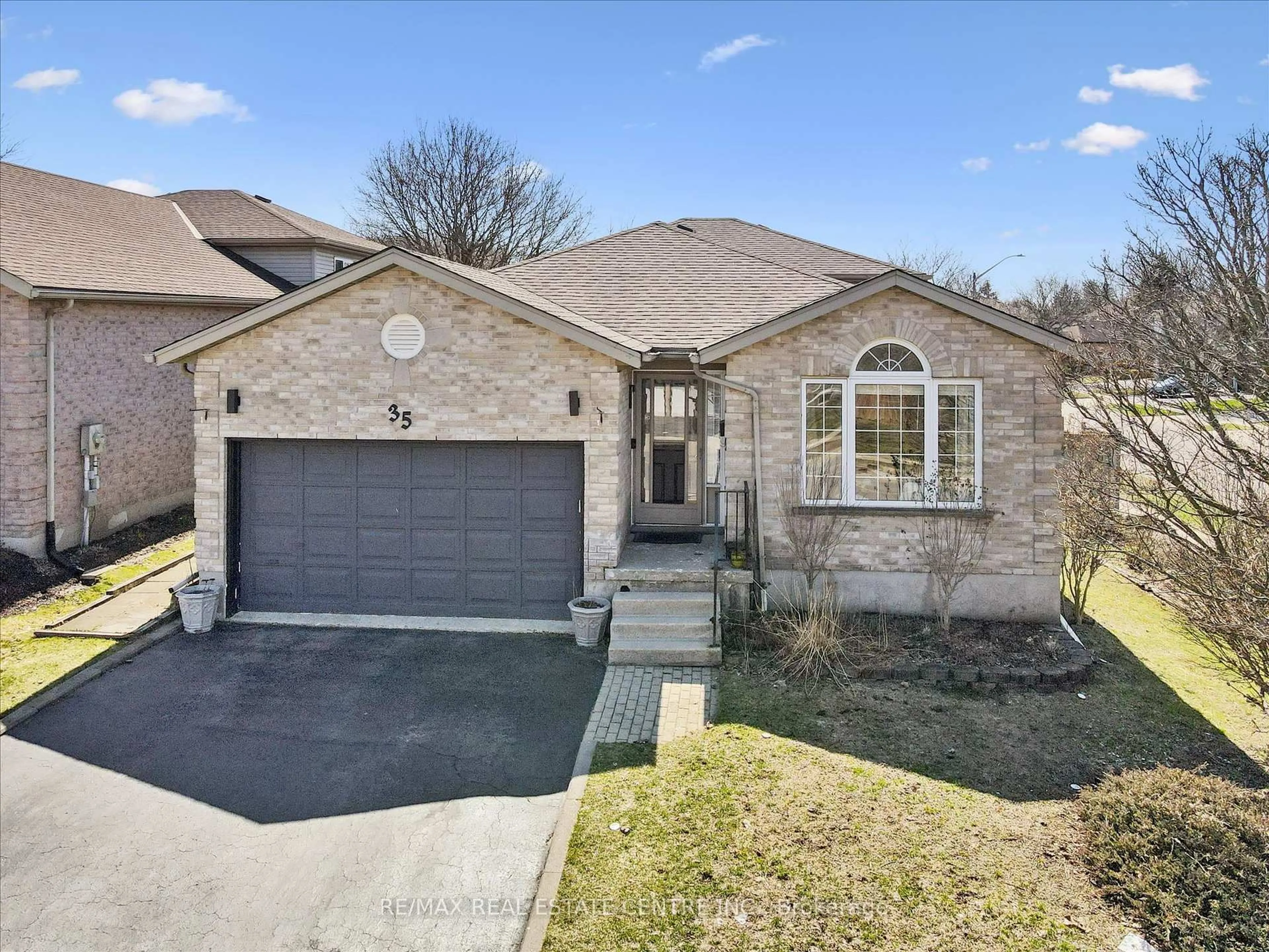 Home with brick exterior material, street for 35 Melran Dr, Cambridge Ontario N3C 4C1