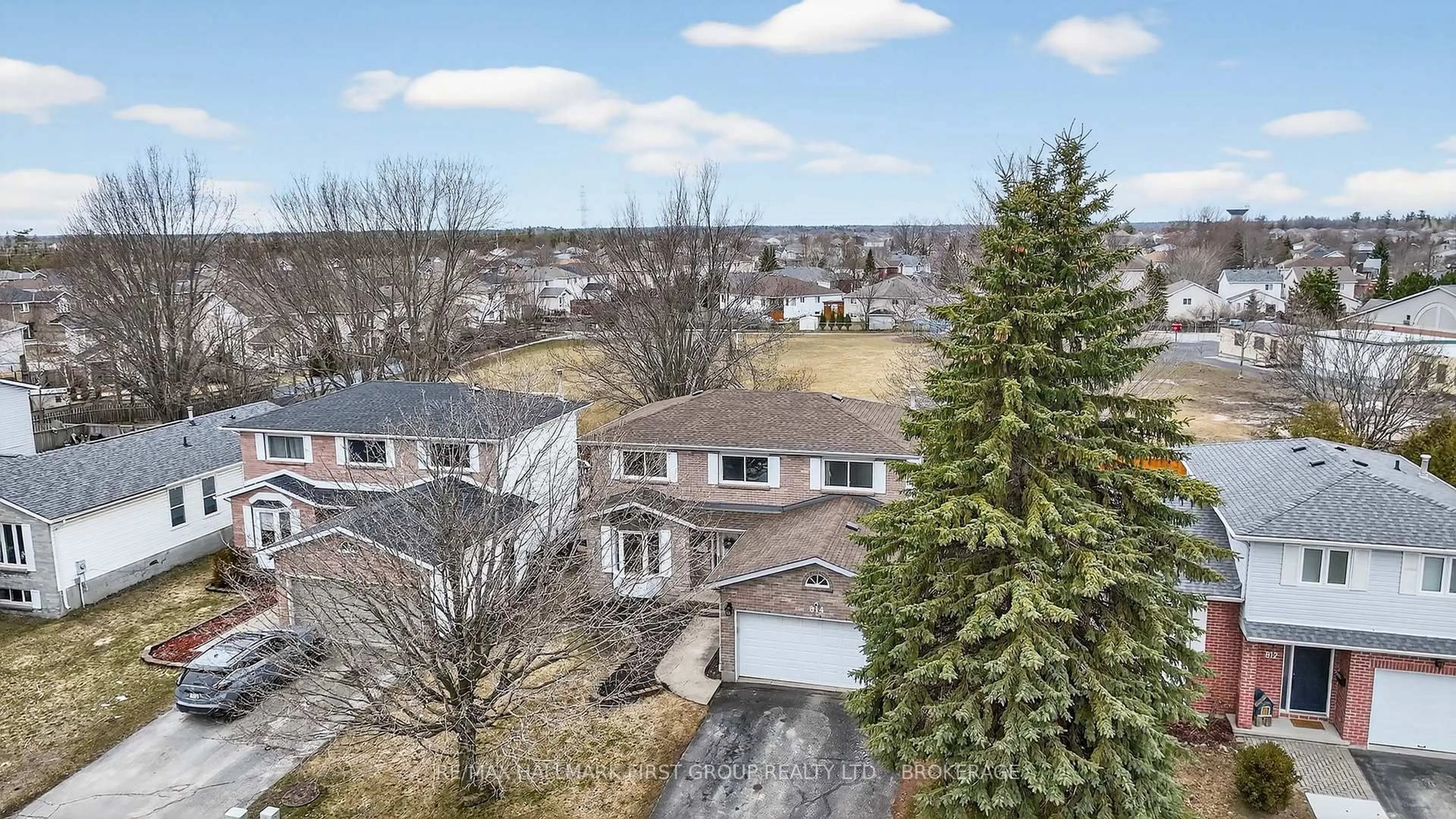 A pic from outside/outdoor area/front of a property/back of a property/a pic from drone, unknown for 814 Cataraqui Woods Dr, Kingston Ontario K7P 2P9