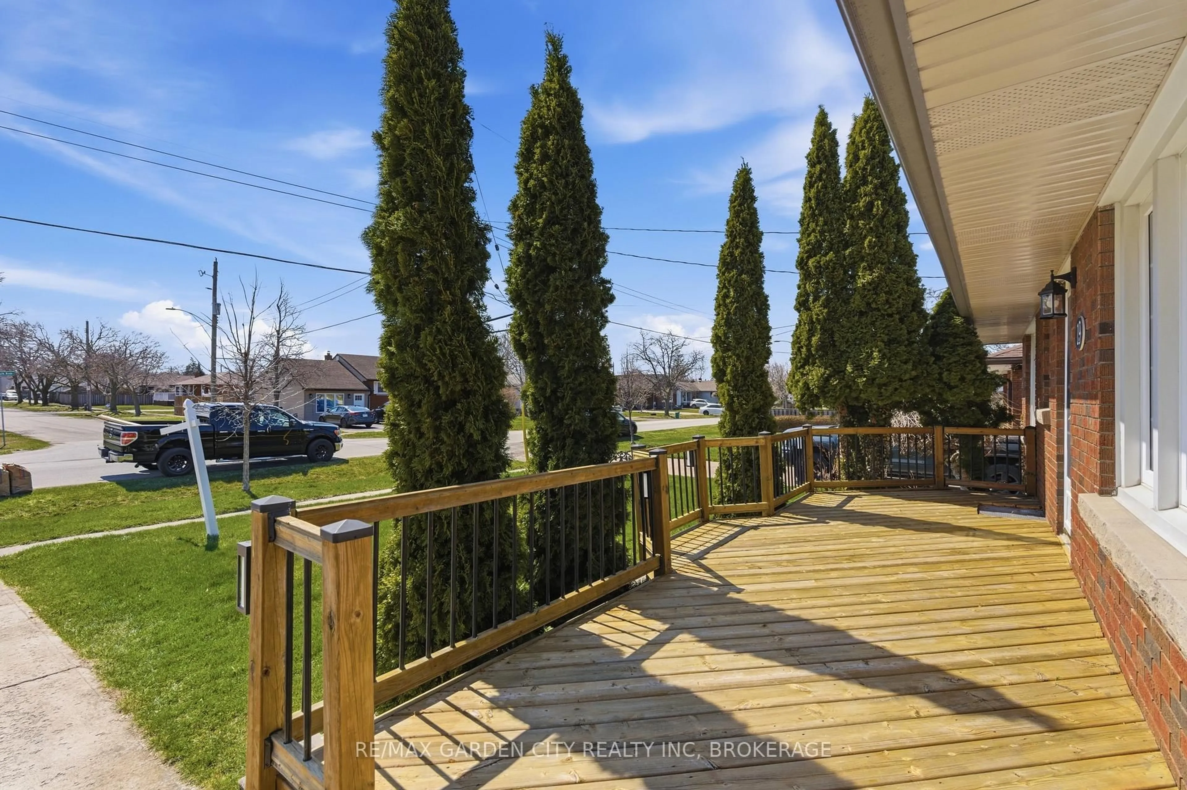 Patio, water/lake/river/ocean view for 19 Tamarack Ave, St. Catharines Ontario L2M 3B8