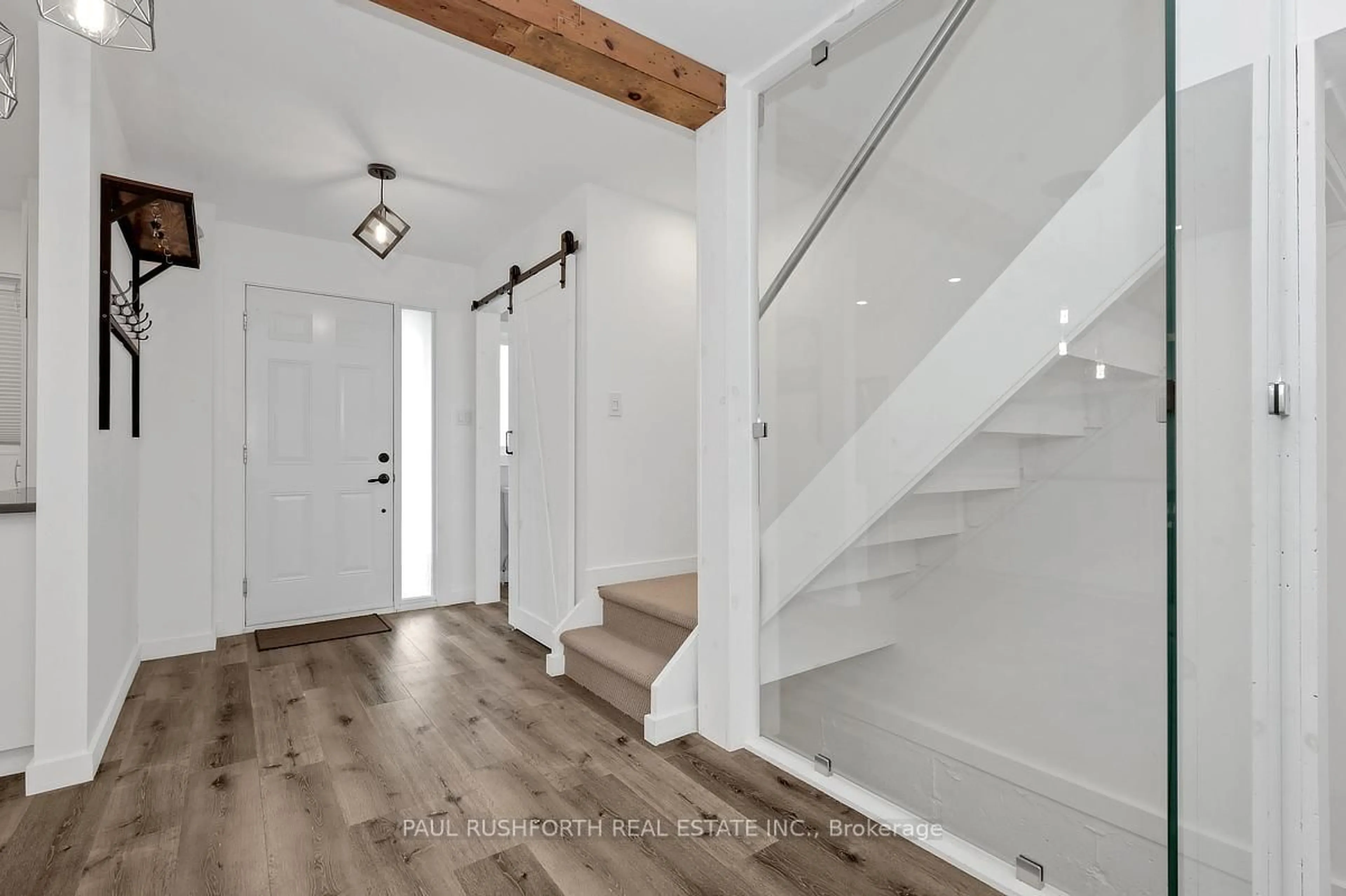 Indoor entryway for 23 Pixley Private, Ottawa Ontario K1G 4C3