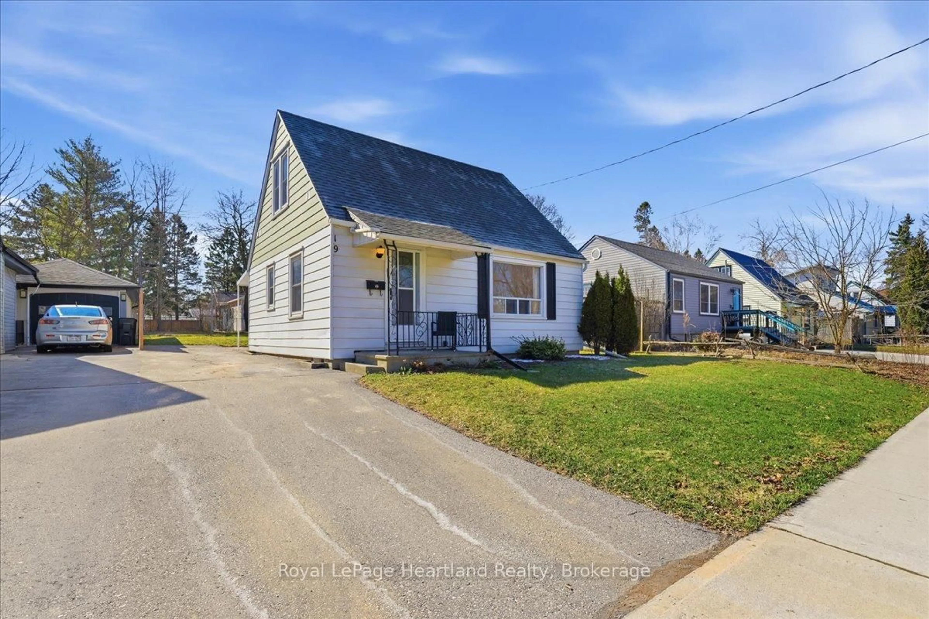 Unknown for 19 Perth Rd, Kitchener Ontario N2M 3G6