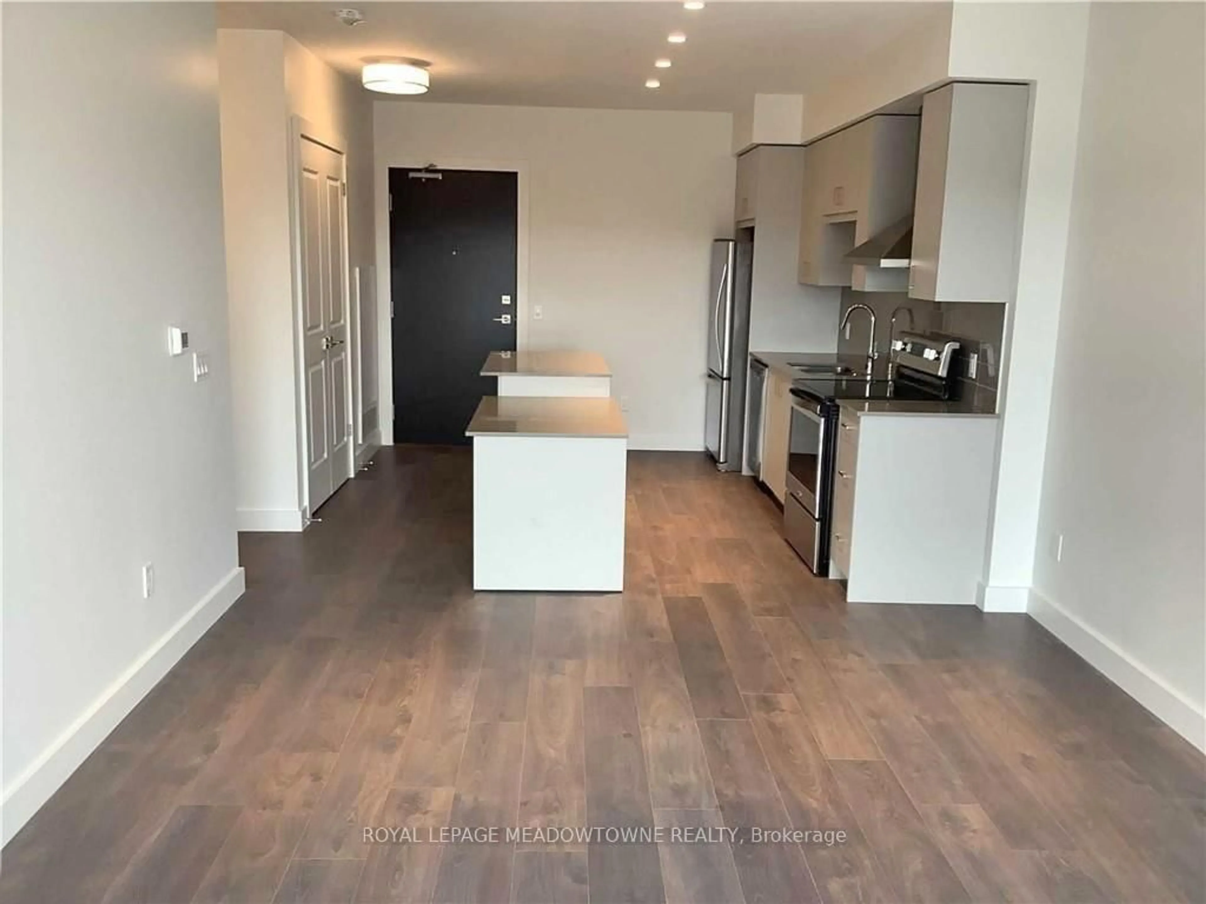 Open concept kitchen, wood/laminate floor for 15 Glebe St #1304, Cambridge Ontario N1S 0C3
