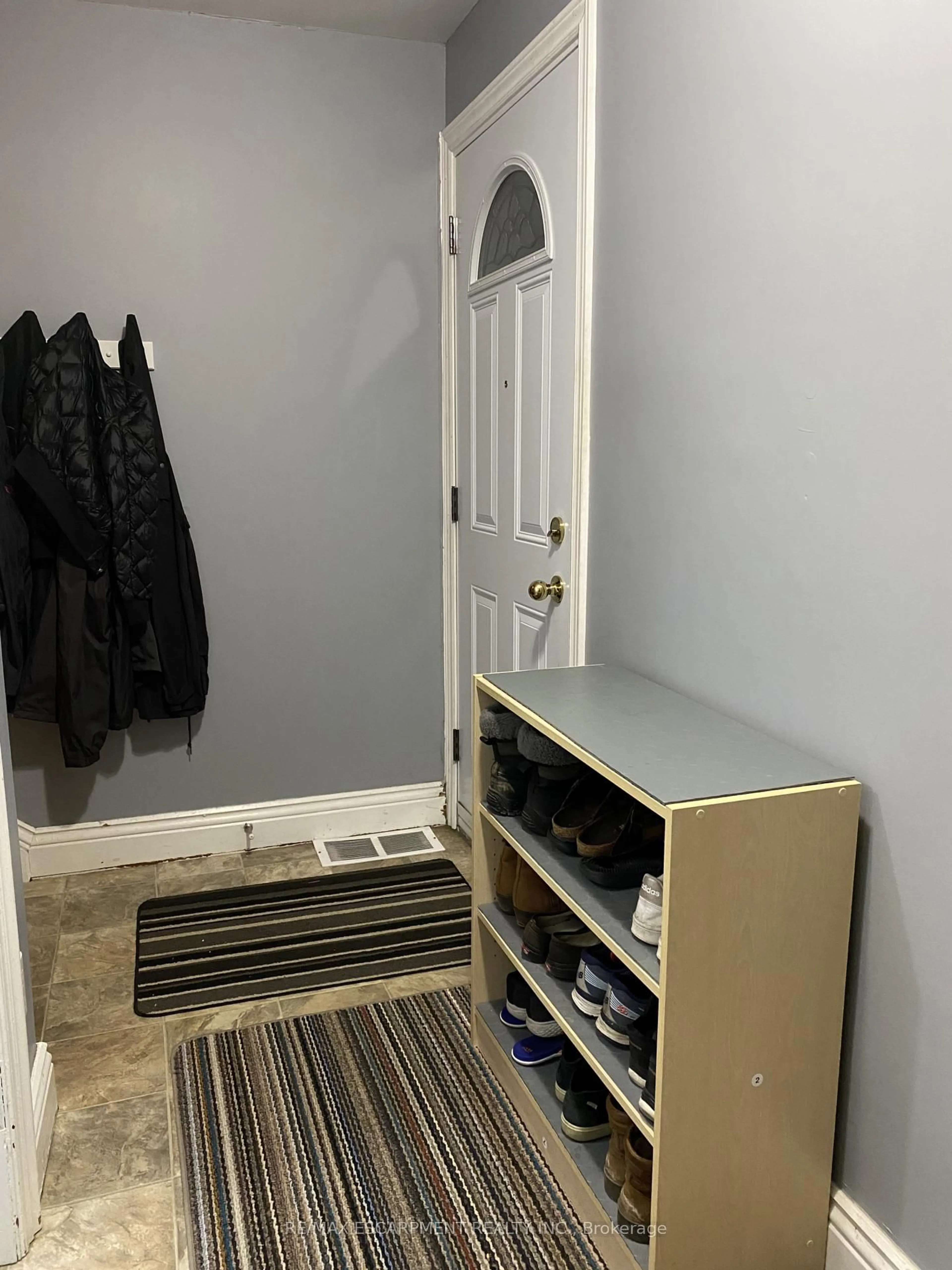 Unknown for 184 Arkell St, Hamilton Ontario L8S 1W8