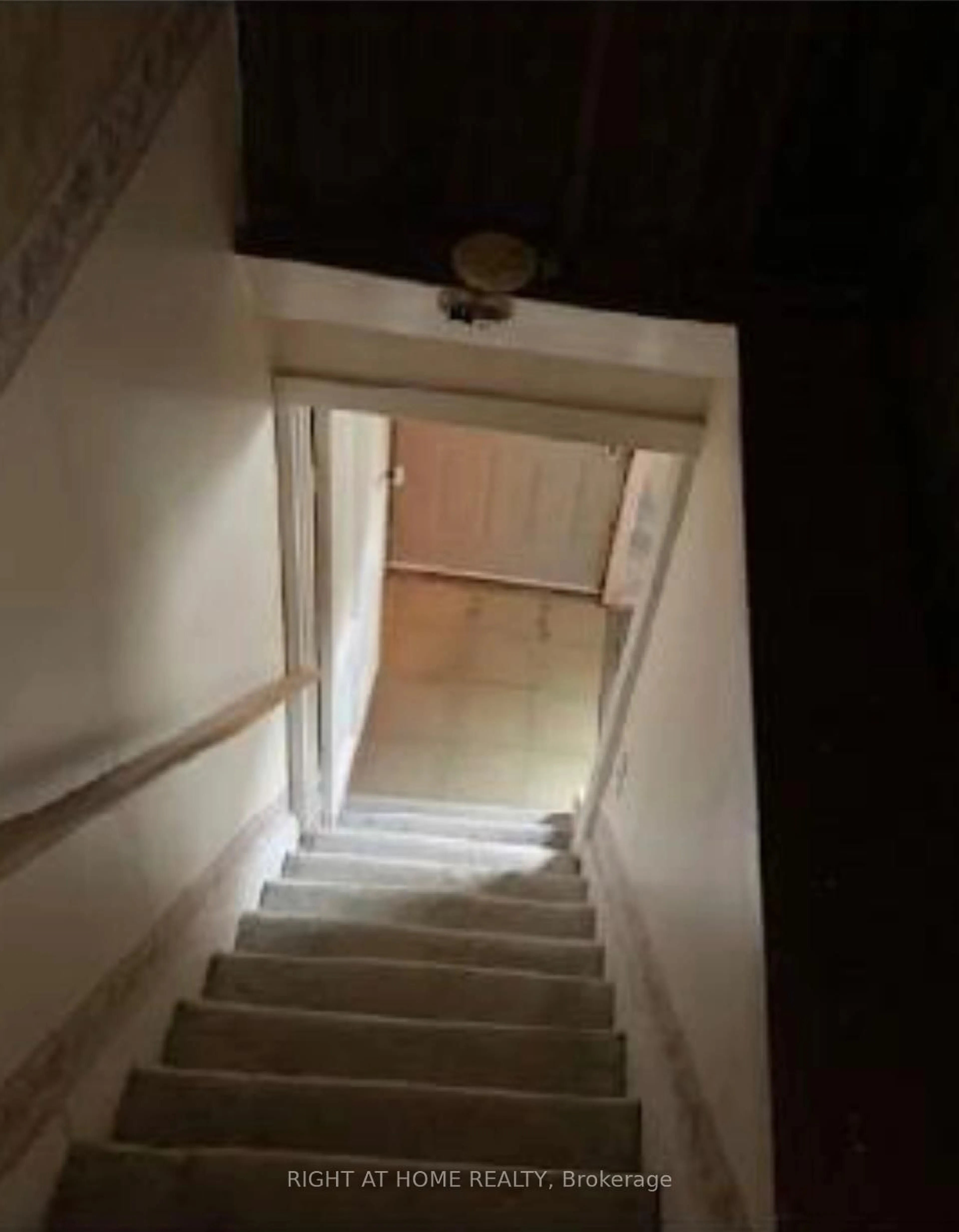 Stairs for 136177 CONCESSION 8, Chatsworth Ontario N0H 1K0