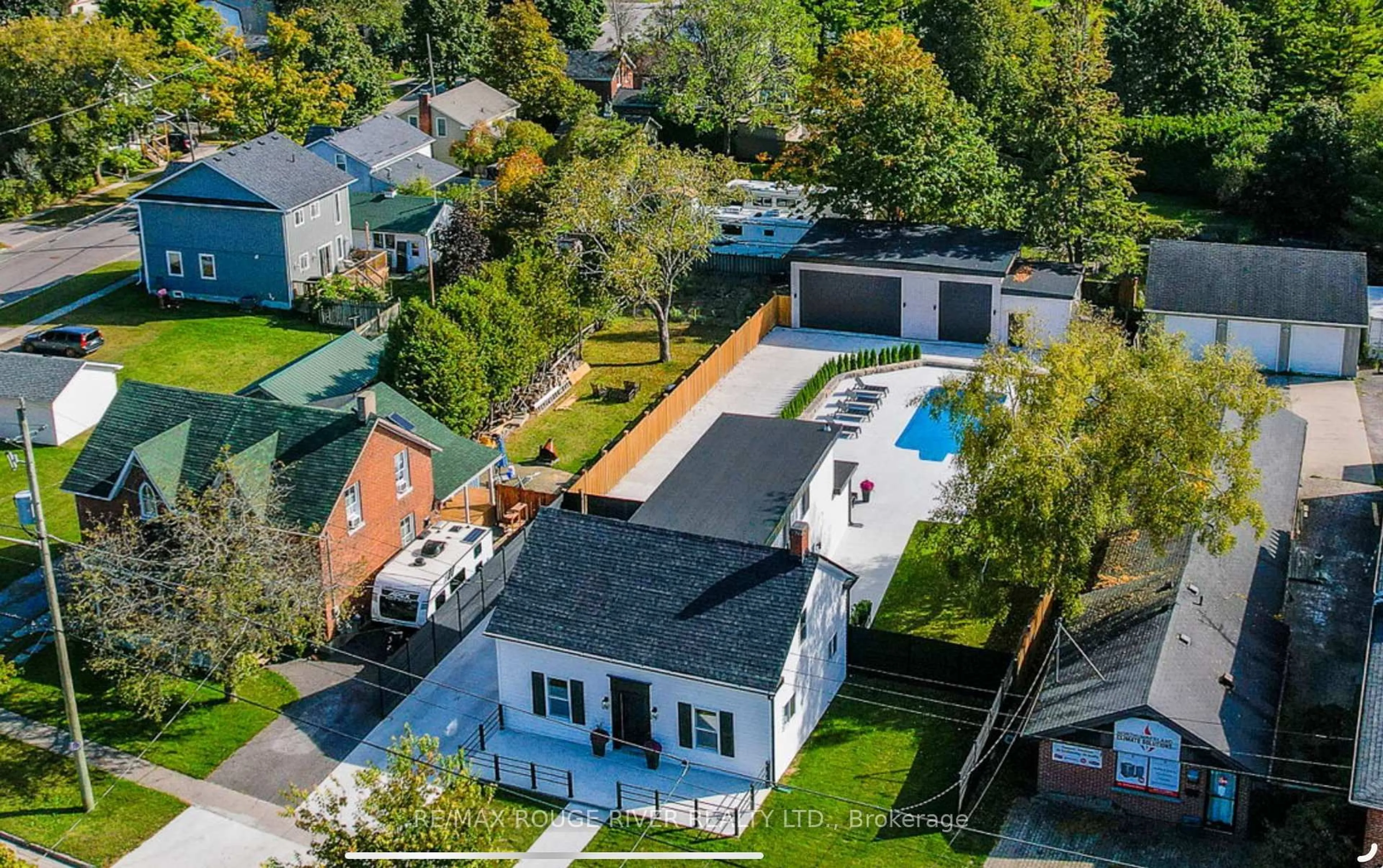 A pic from outside/outdoor area/front of a property/back of a property/a pic from drone, street for 375 King St, Cobourg Ontario K9A 2N6