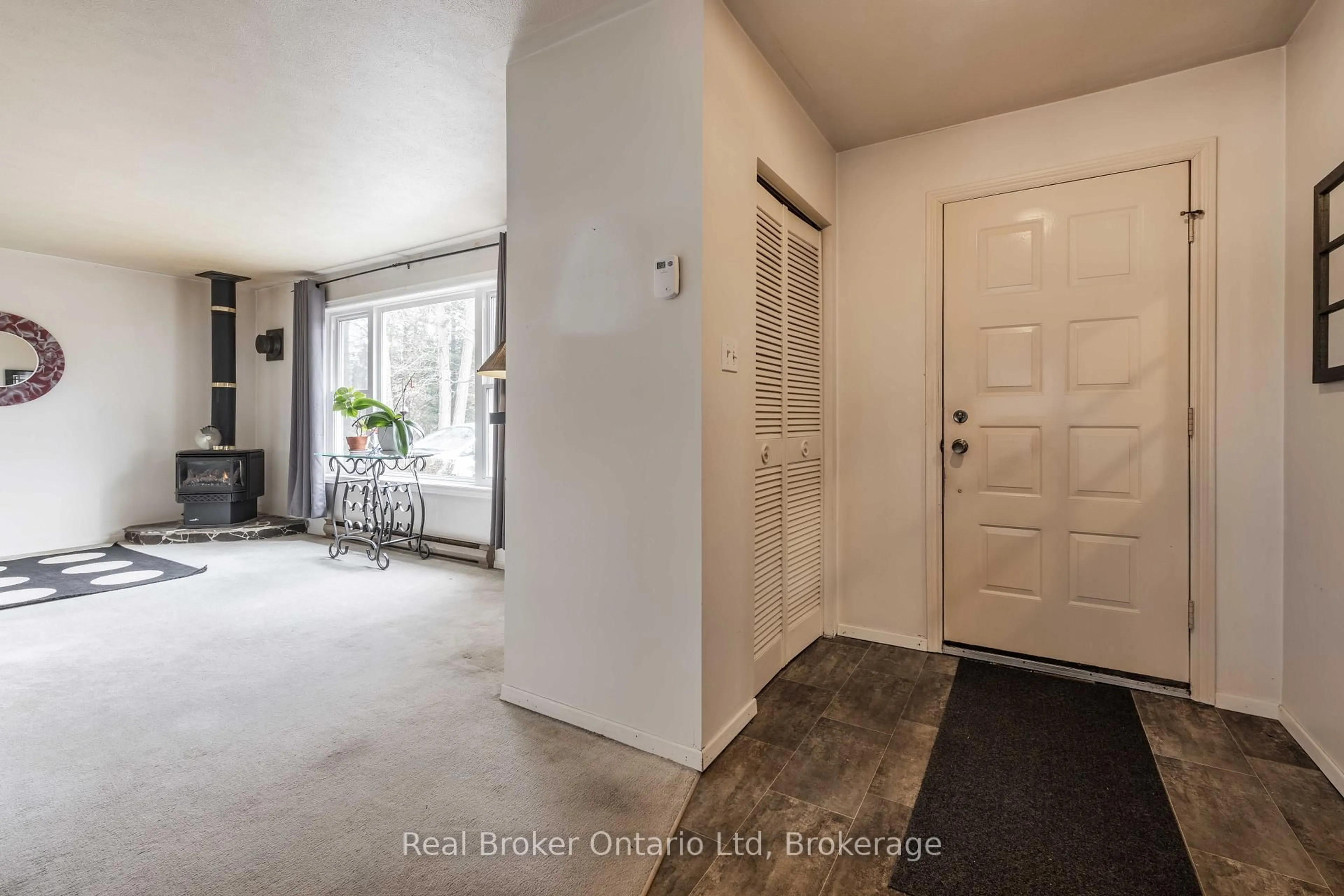 Indoor entryway for 14 Mapleport Cres, South Bruce Peninsula Ontario N0H 2G0