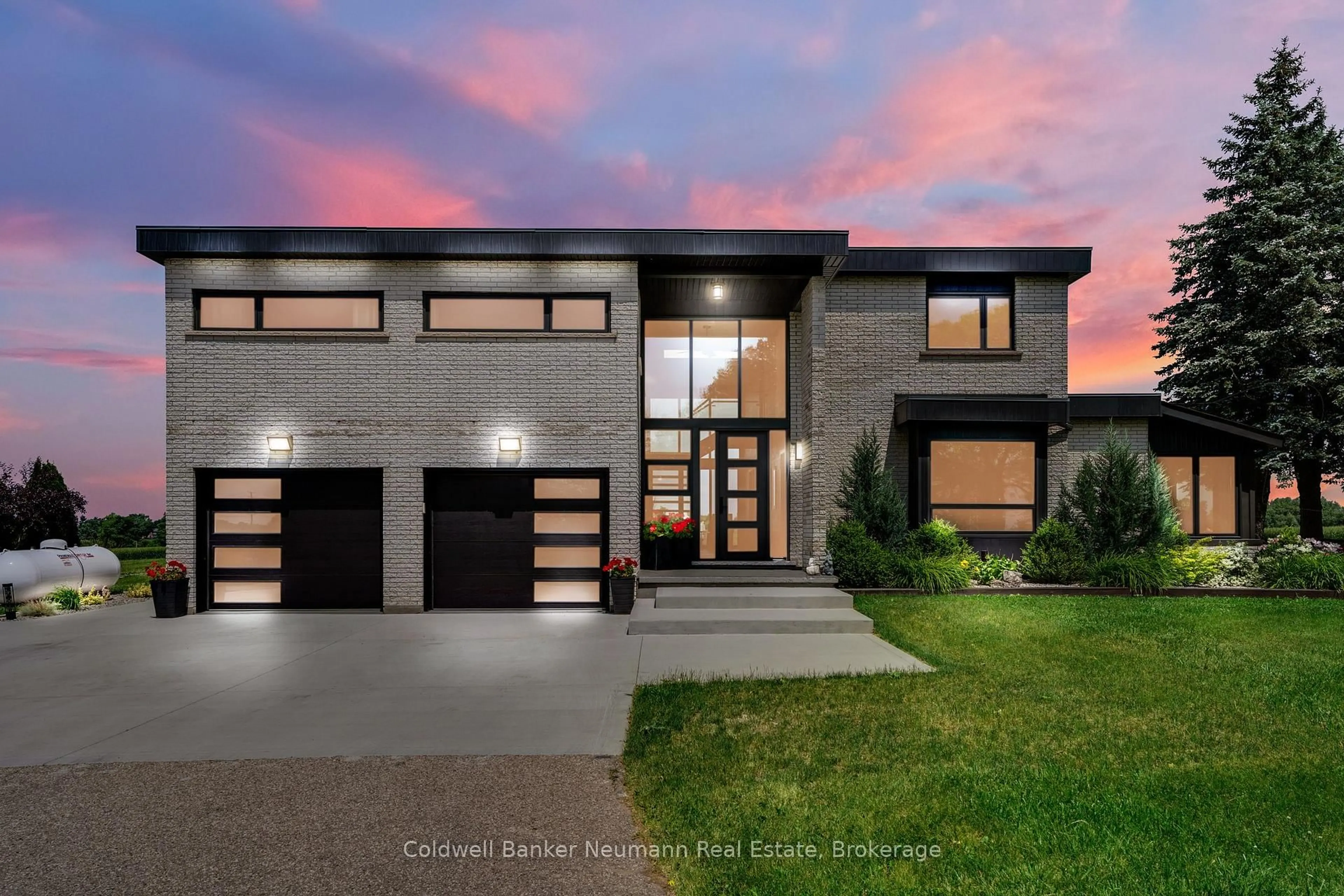 Home with brick exterior material, street for 8312 Wellington Road 124 Rd, Guelph/Eramosa Ontario N1H 6H7