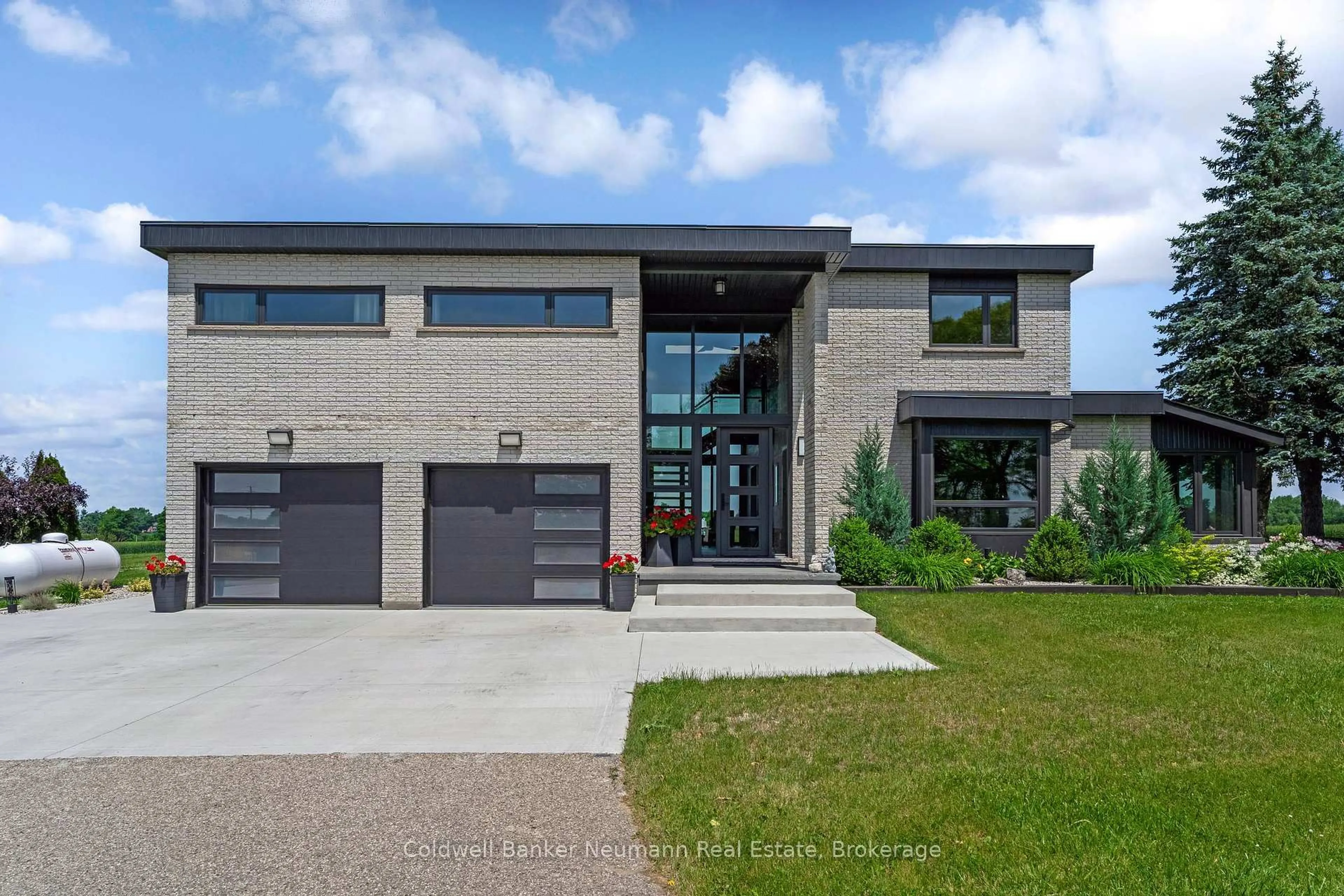 Home with brick exterior material, street for 8312 Wellington Road 124 Rd, Guelph/Eramosa Ontario N1H 6H7