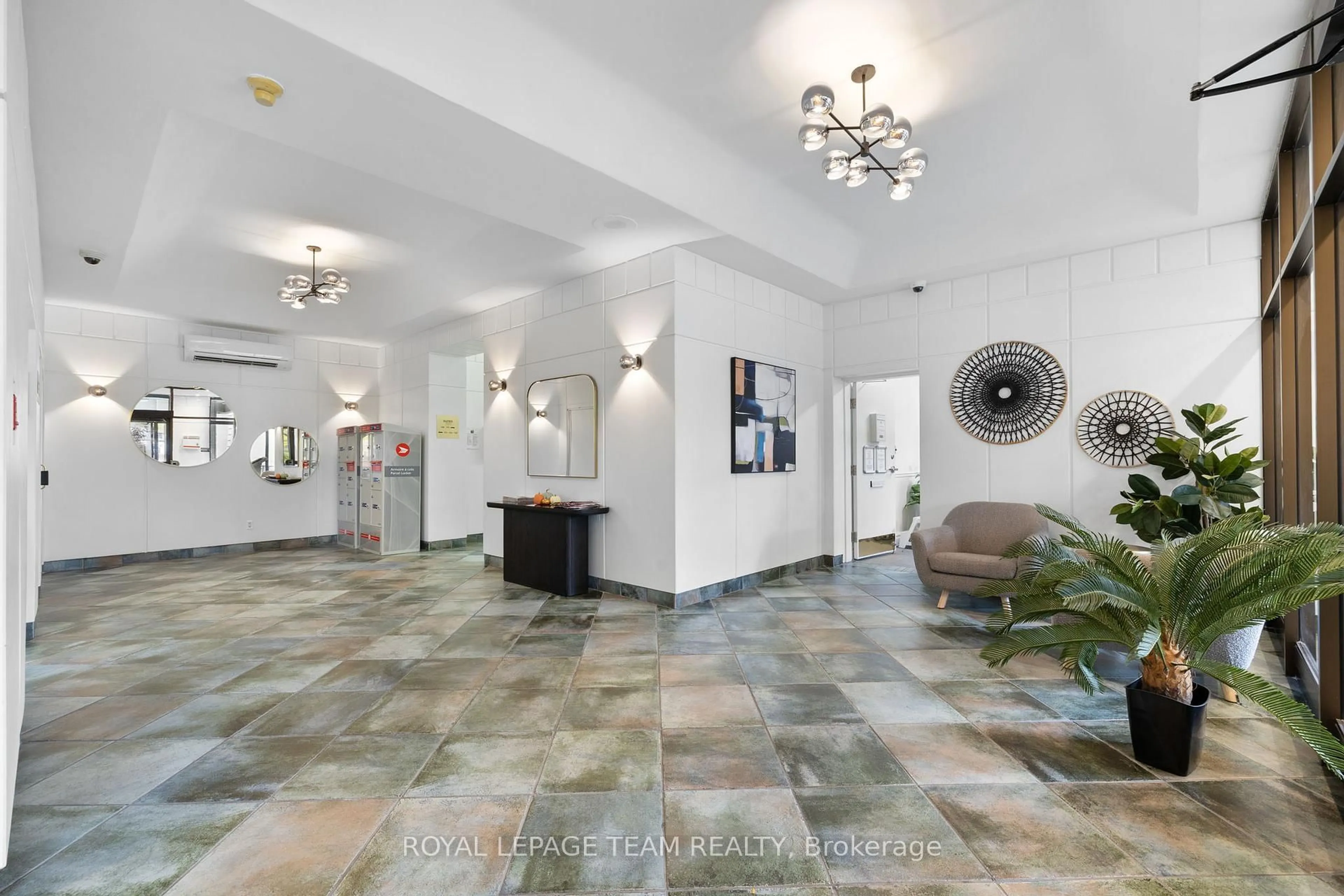 Unknown for 40 Landry St #1114, Ottawa Ontario K1L 8K4