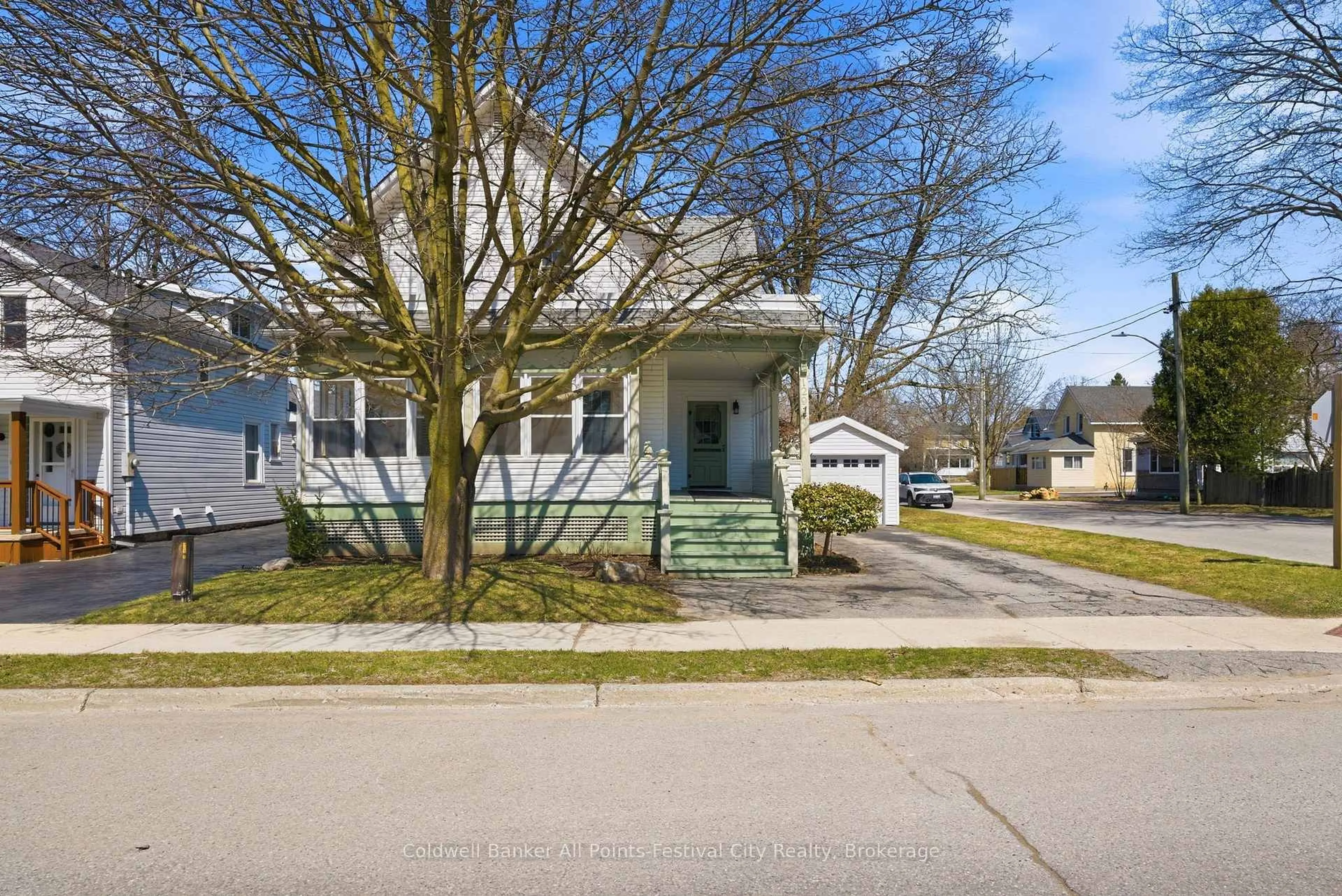 A pic from outside/outdoor area/front of a property/back of a property/a pic from drone, street for 129 Ontario St, Central Huron Ontario N0M 1L0