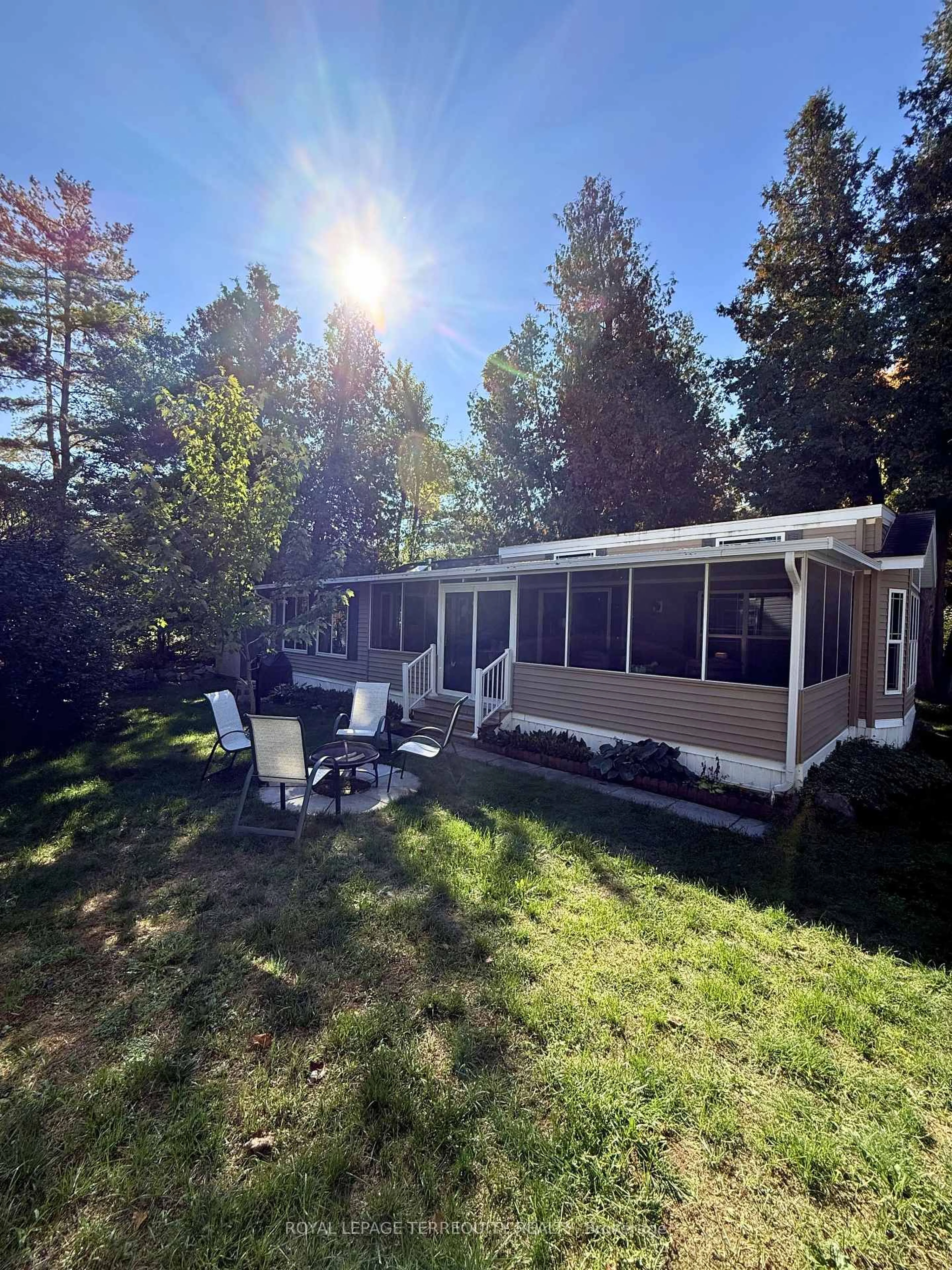 Unknown for 14 Rockhaven, Selwyn Ontario K0L 2H0