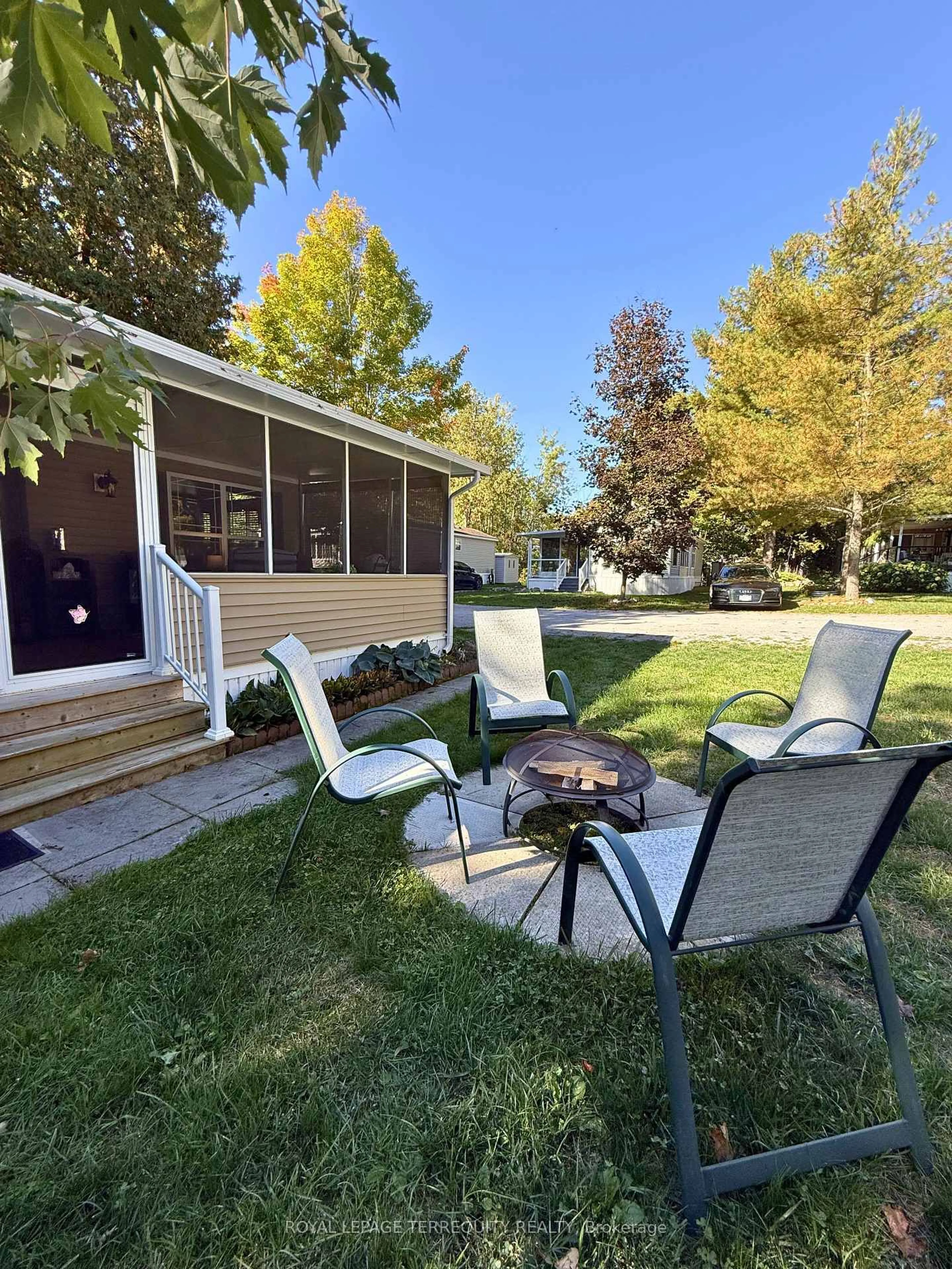 Patio, unknown for 14 Rockhaven, Selwyn Ontario K0L 2H0