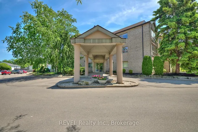 3364 Montrose Rd #301, Niagara Falls 2