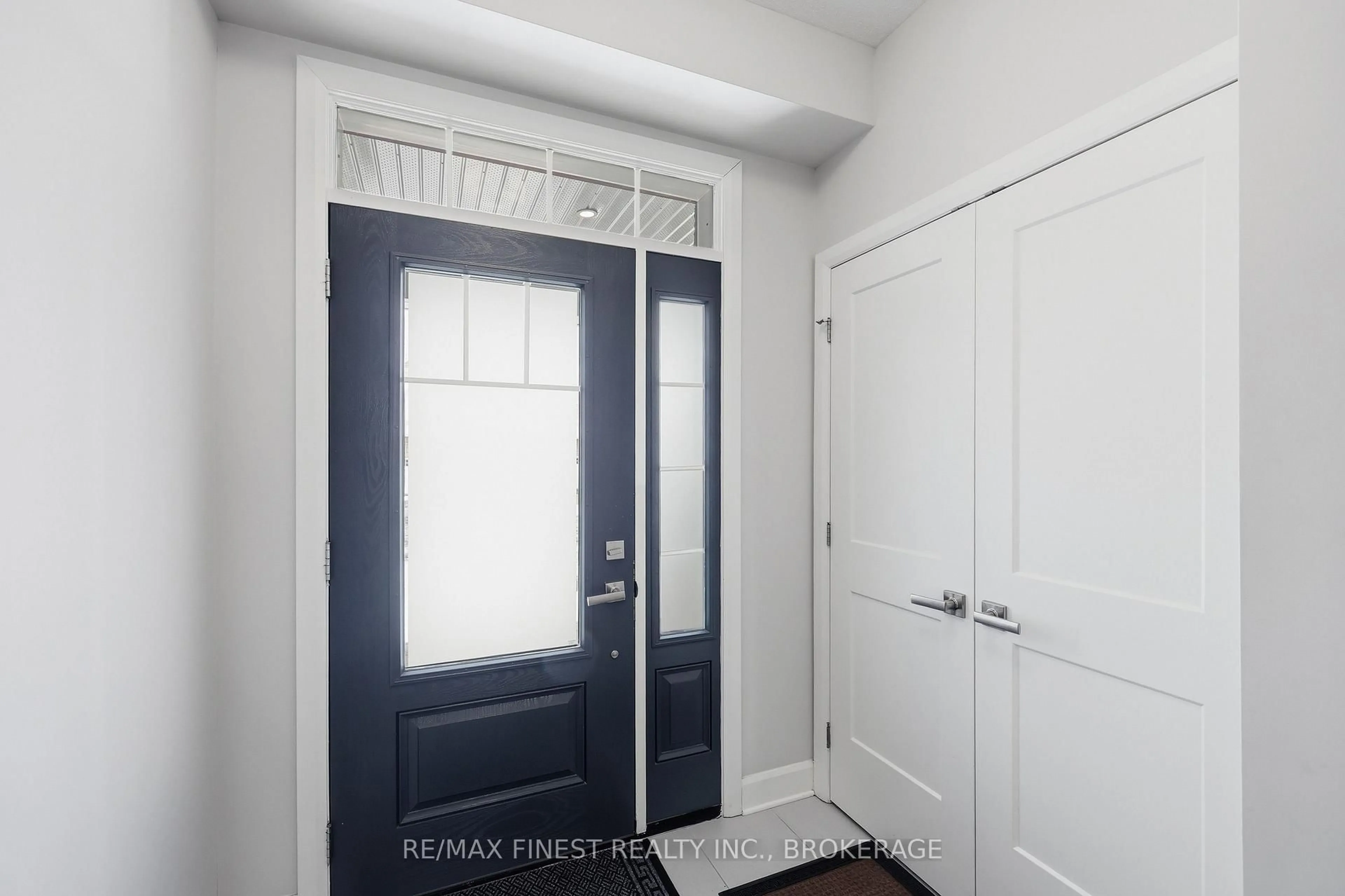 Indoor entryway for 1553 Davenport Cres, Kingston Ontario K7P 0M6