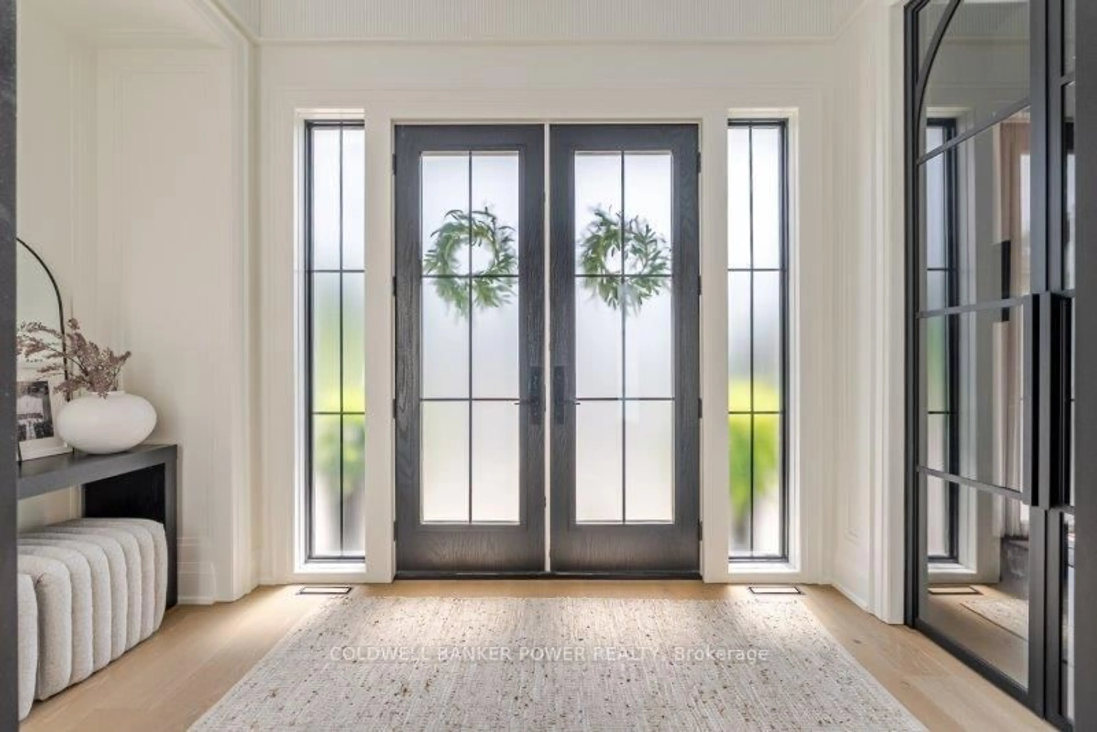 Indoor entryway for 720 Apricot Dr #14, London South Ontario N6K 0M5