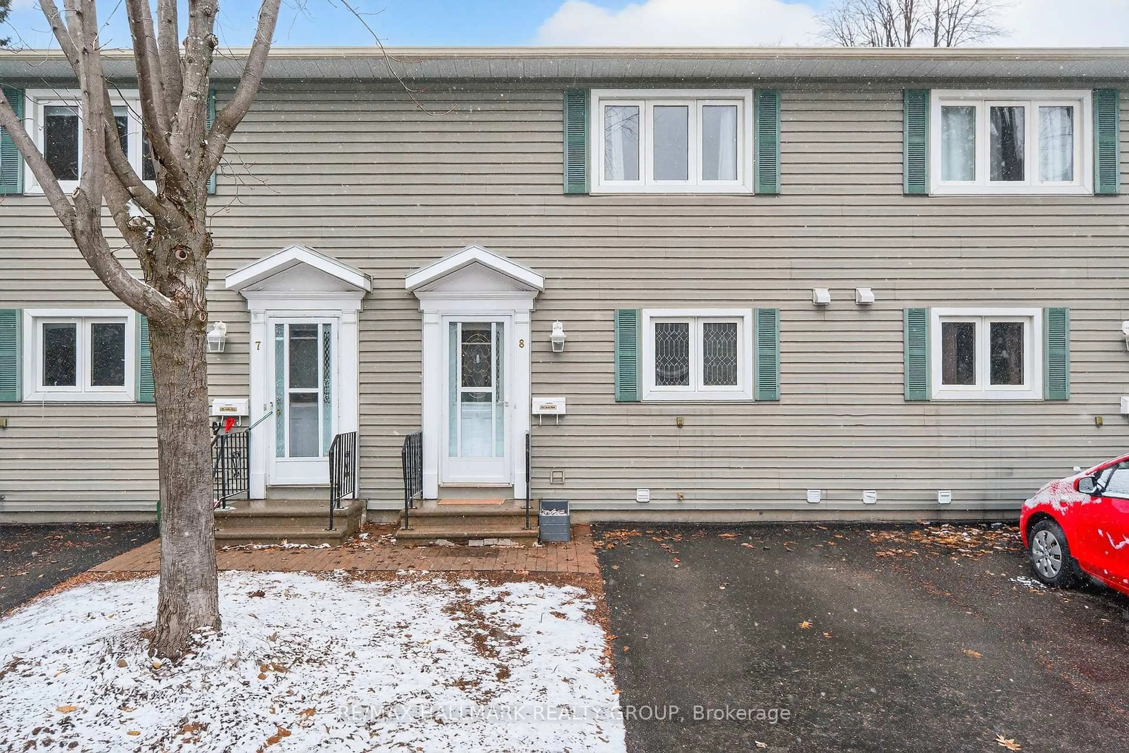 Home with vinyl exterior material, street for 740 Morin St #8, Ottawa Ontario K1K 3G9