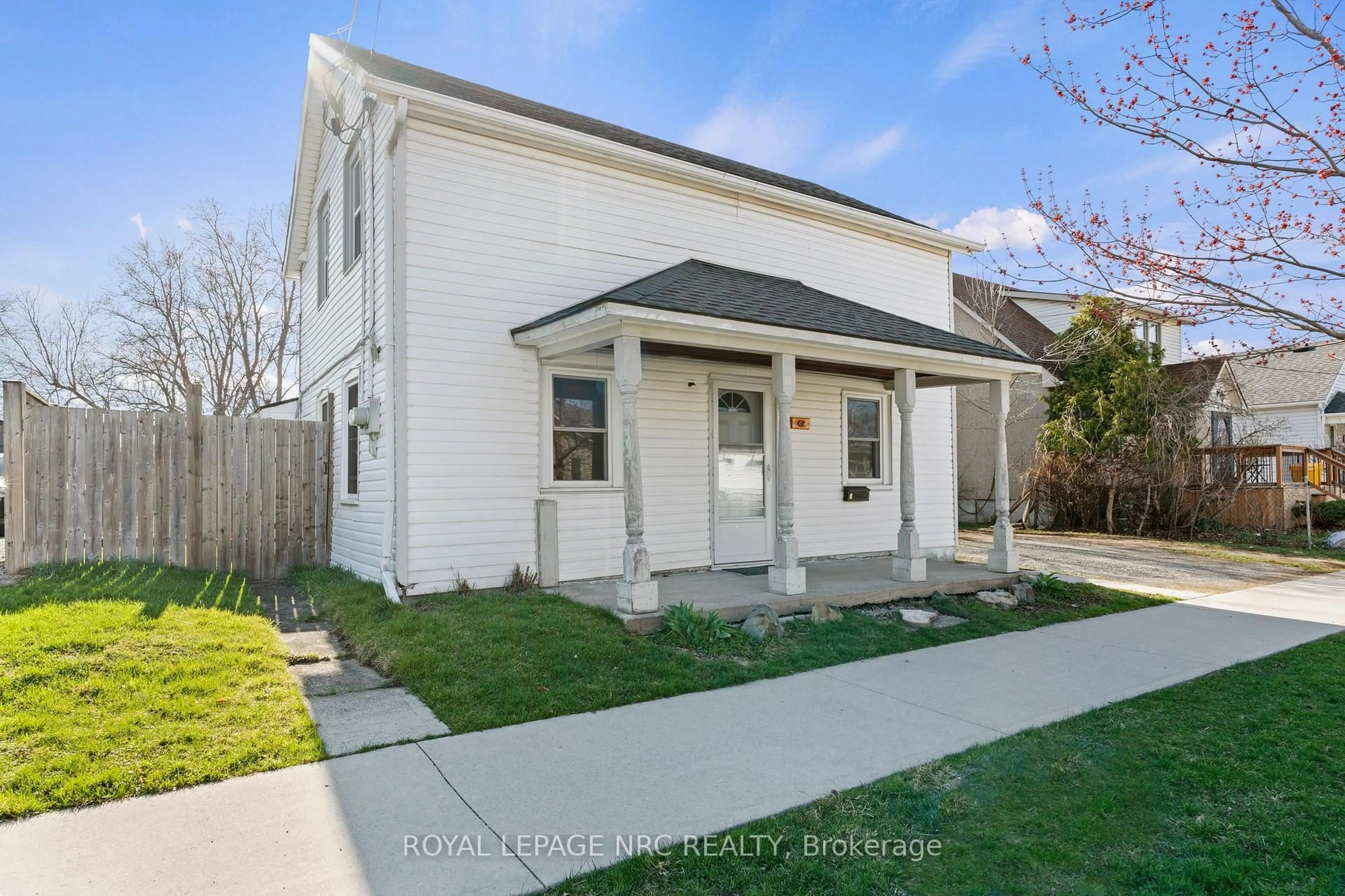 Unknown for 42 Leeper St, St. Catharines Ontario L2S 2N2