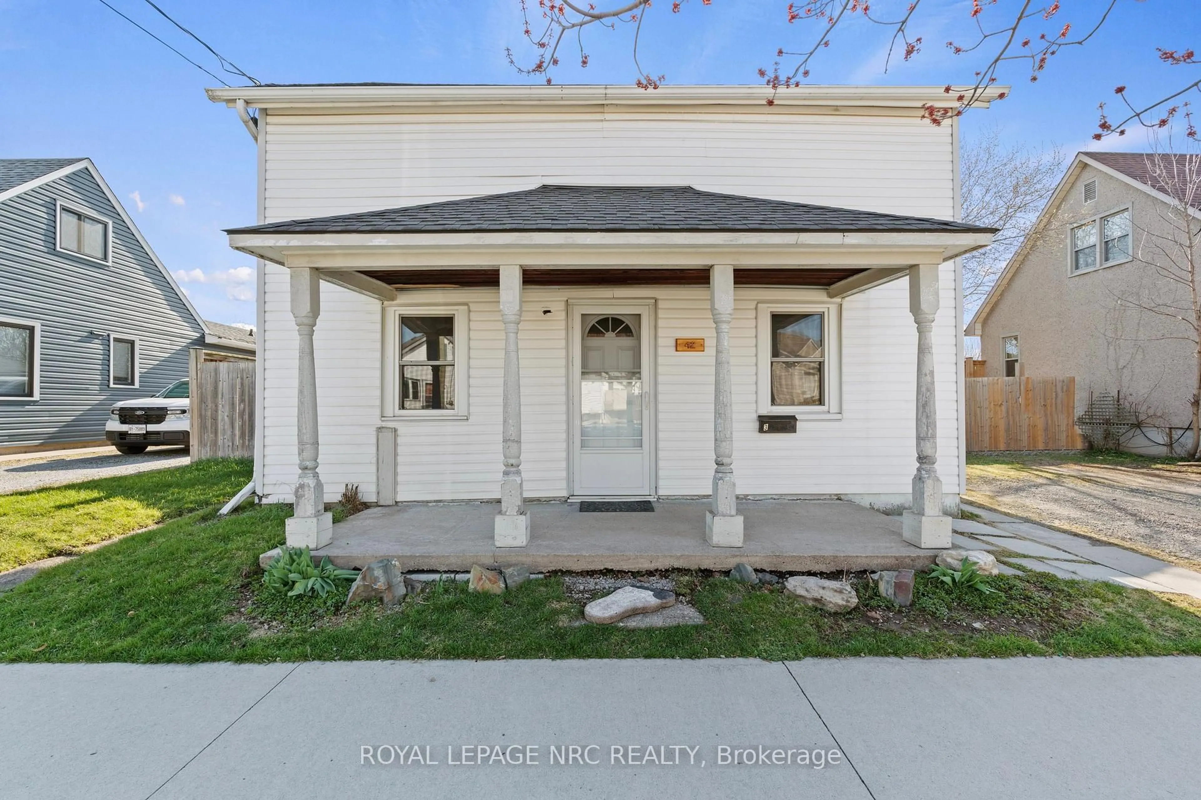 Unknown for 42 Leeper St, St. Catharines Ontario L2S 2N2