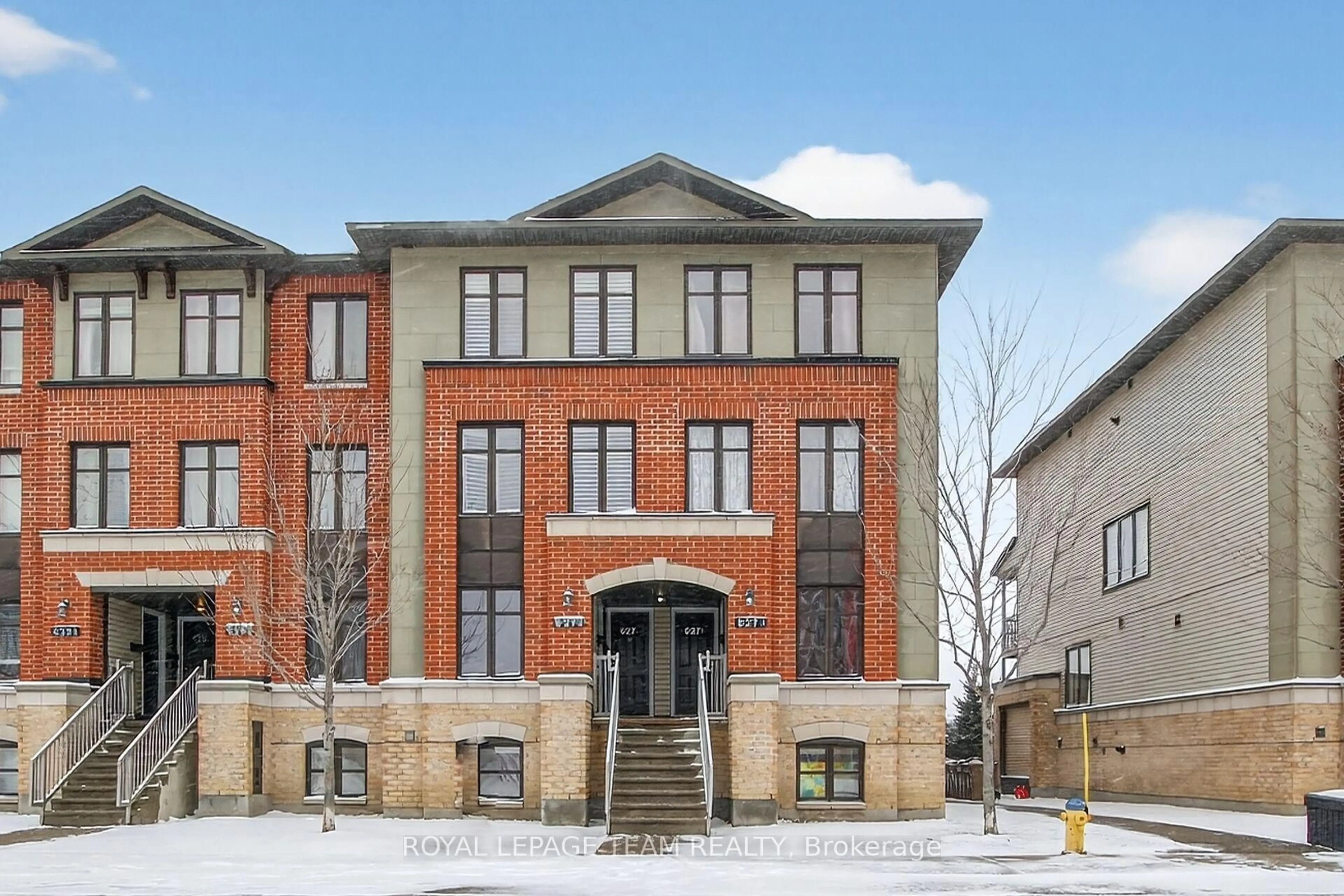 Home with brick exterior material, building for 627B Chapman Mills Dr, Ottawa Ontario K2J 5T1