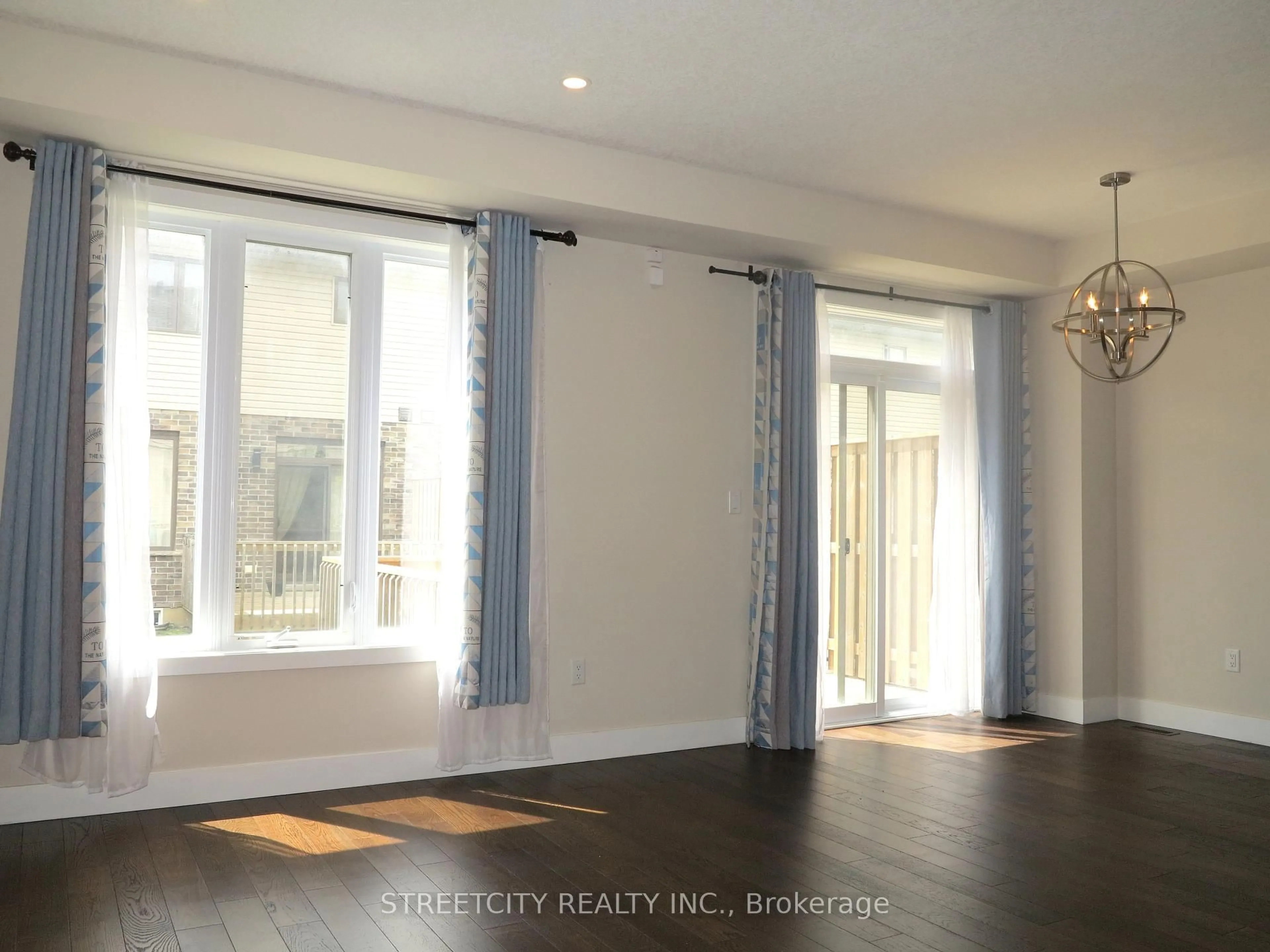 A pic of a room for 1960 Dalmagarry Rd #37, London North Ontario N6G 0T8