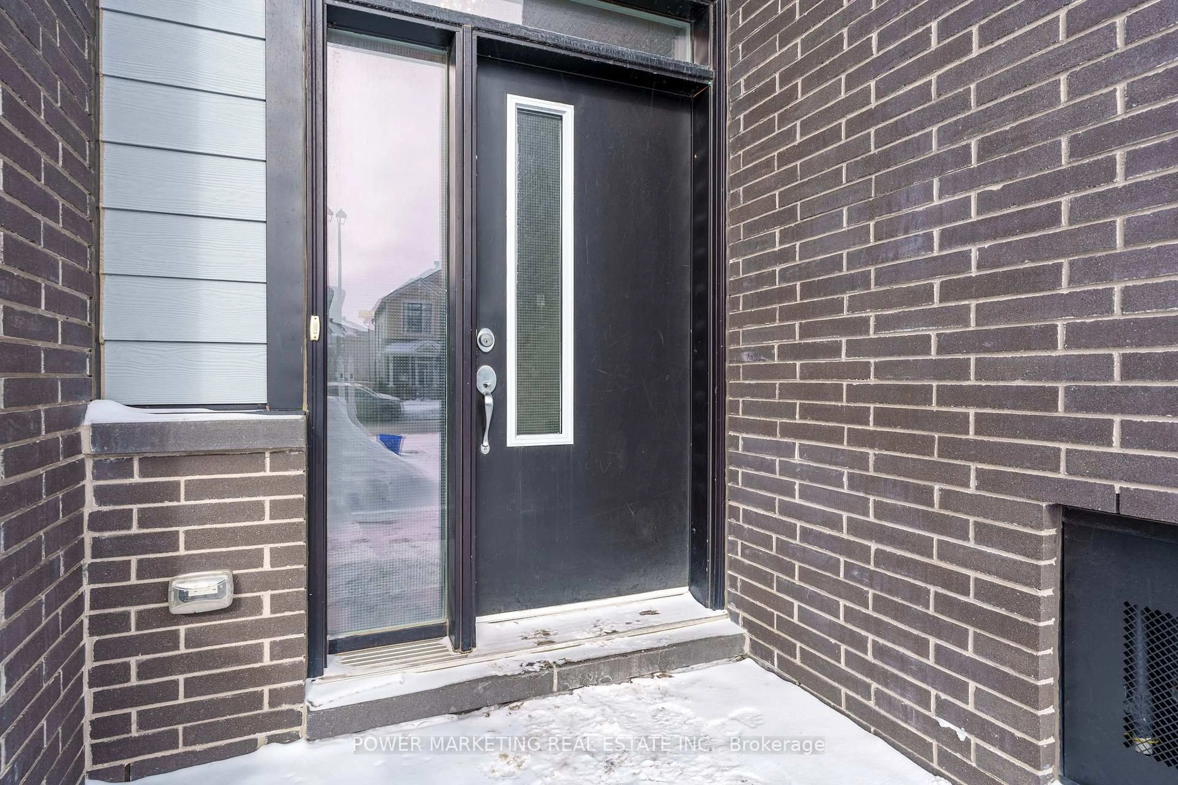 Indoor entryway for 431 Cope Dr, Ottawa Ontario K2V 0P4