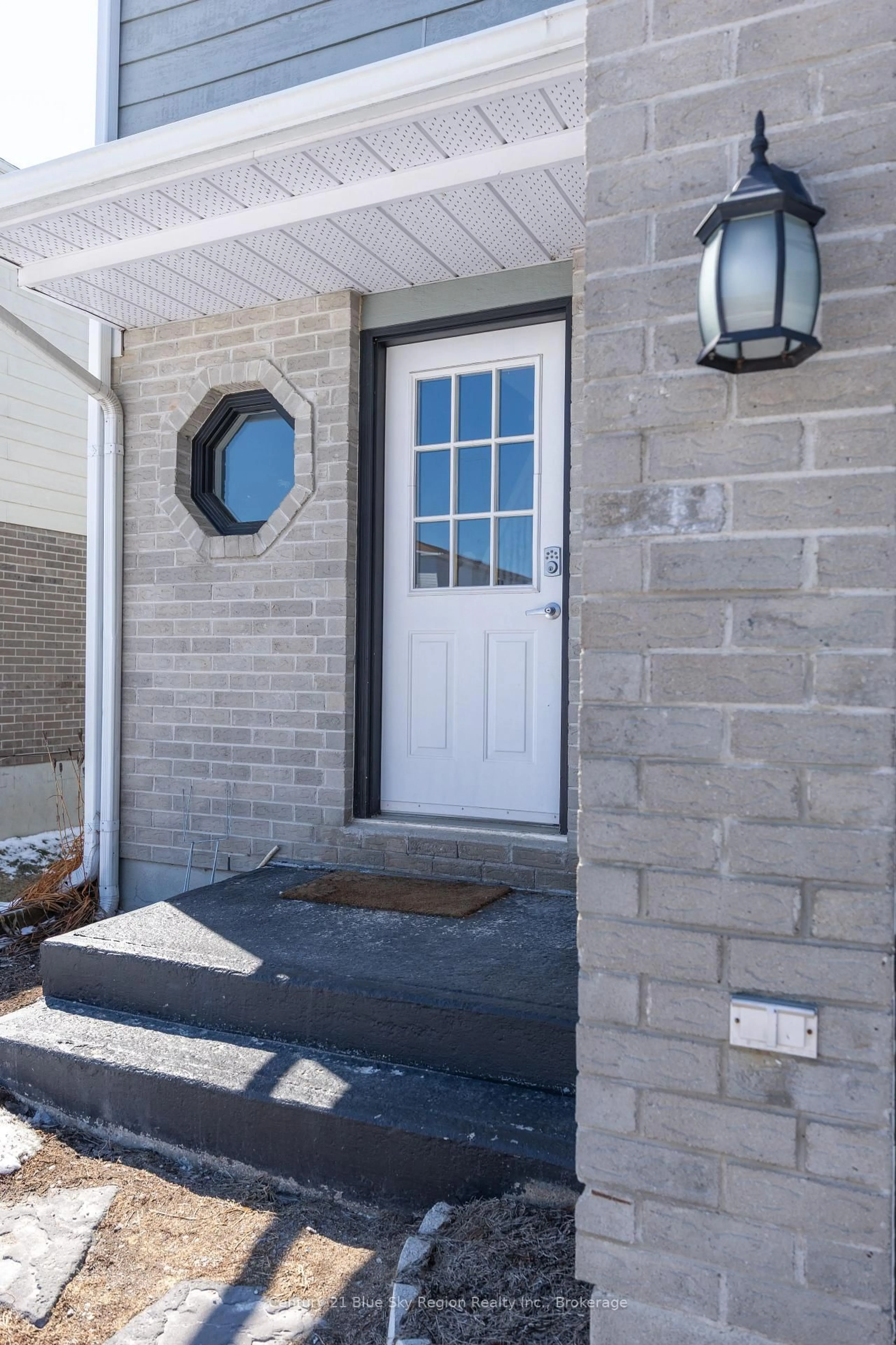 Unknown for 339 Champlain St, North Bay Ontario P1B 2L9