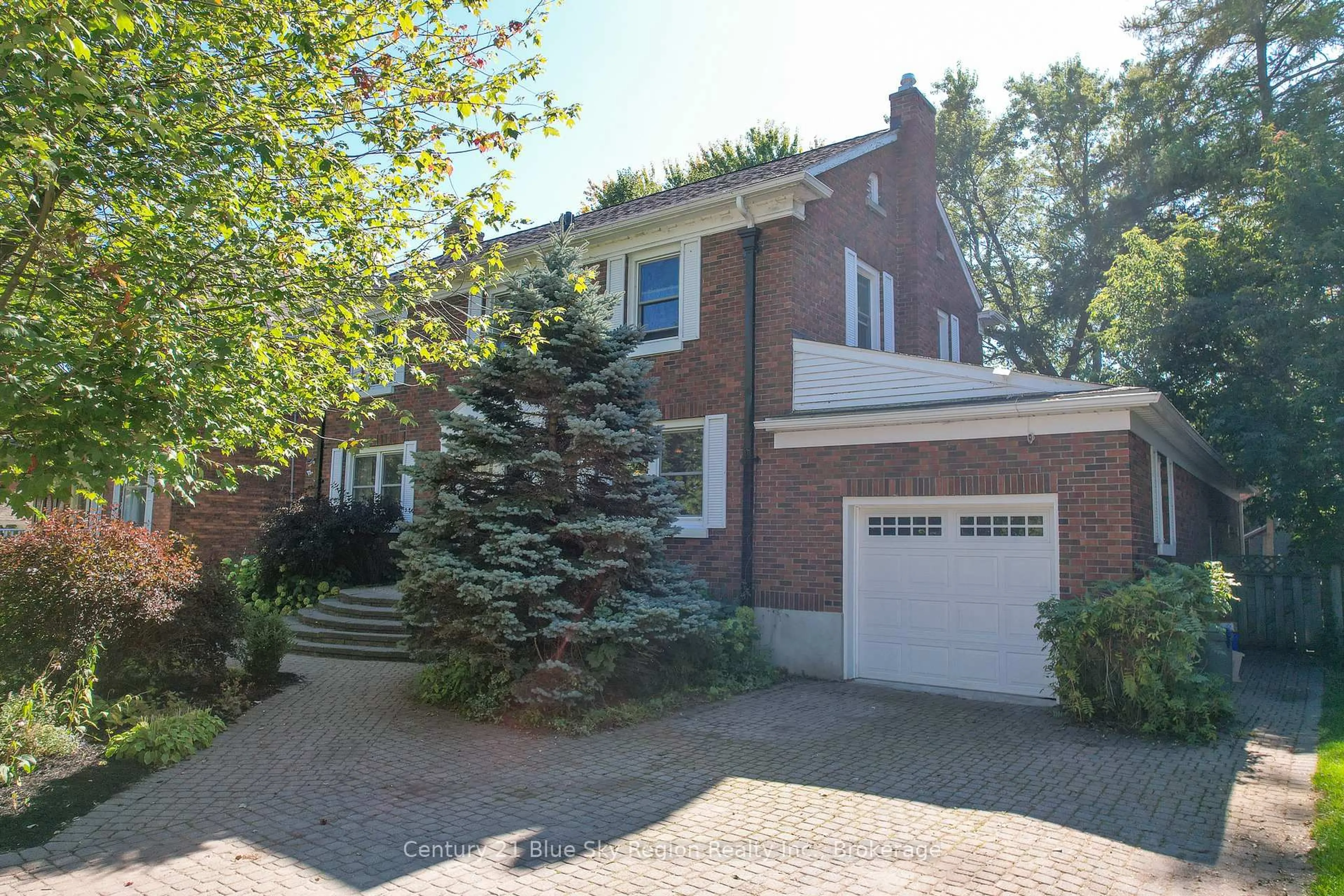 Home with brick exterior material, street for 749 Mcintyre St, North Bay Ontario P1B 3A1