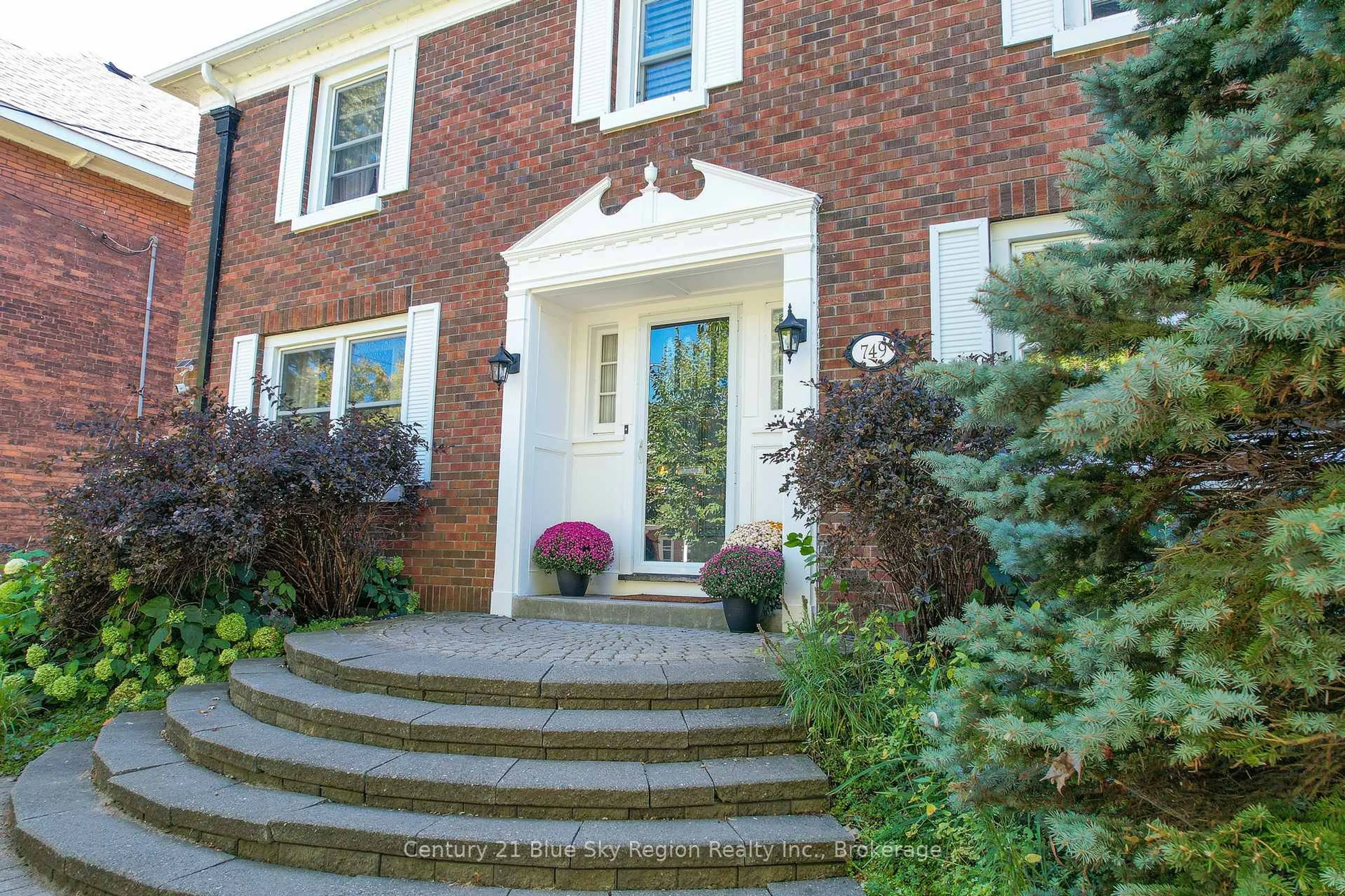 Home with brick exterior material, street for 749 Mcintyre St, North Bay Ontario P1B 3A1