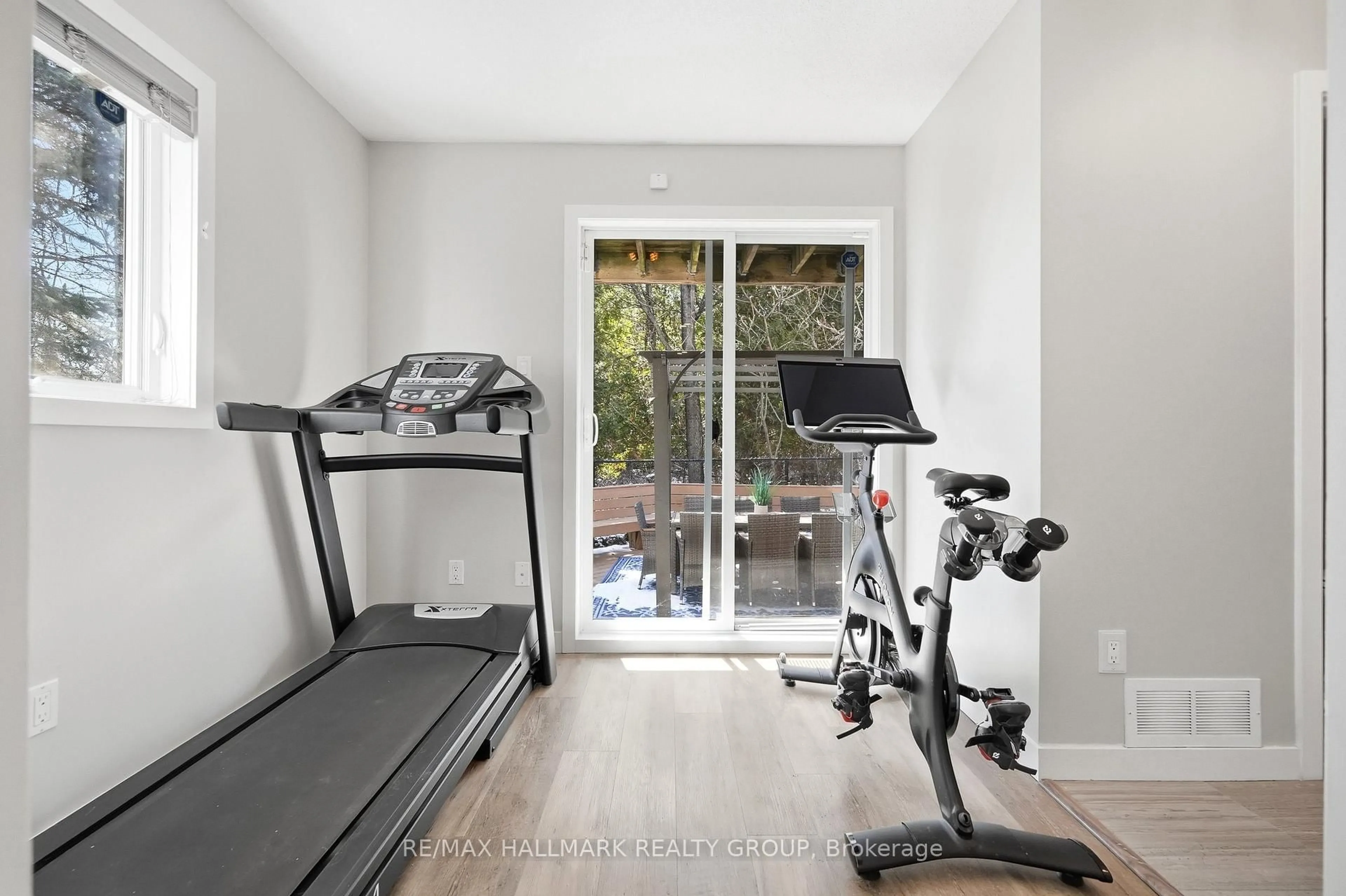 Gym or fitness room for 128 Songbird Private, Ottawa Ontario K2H 0A2